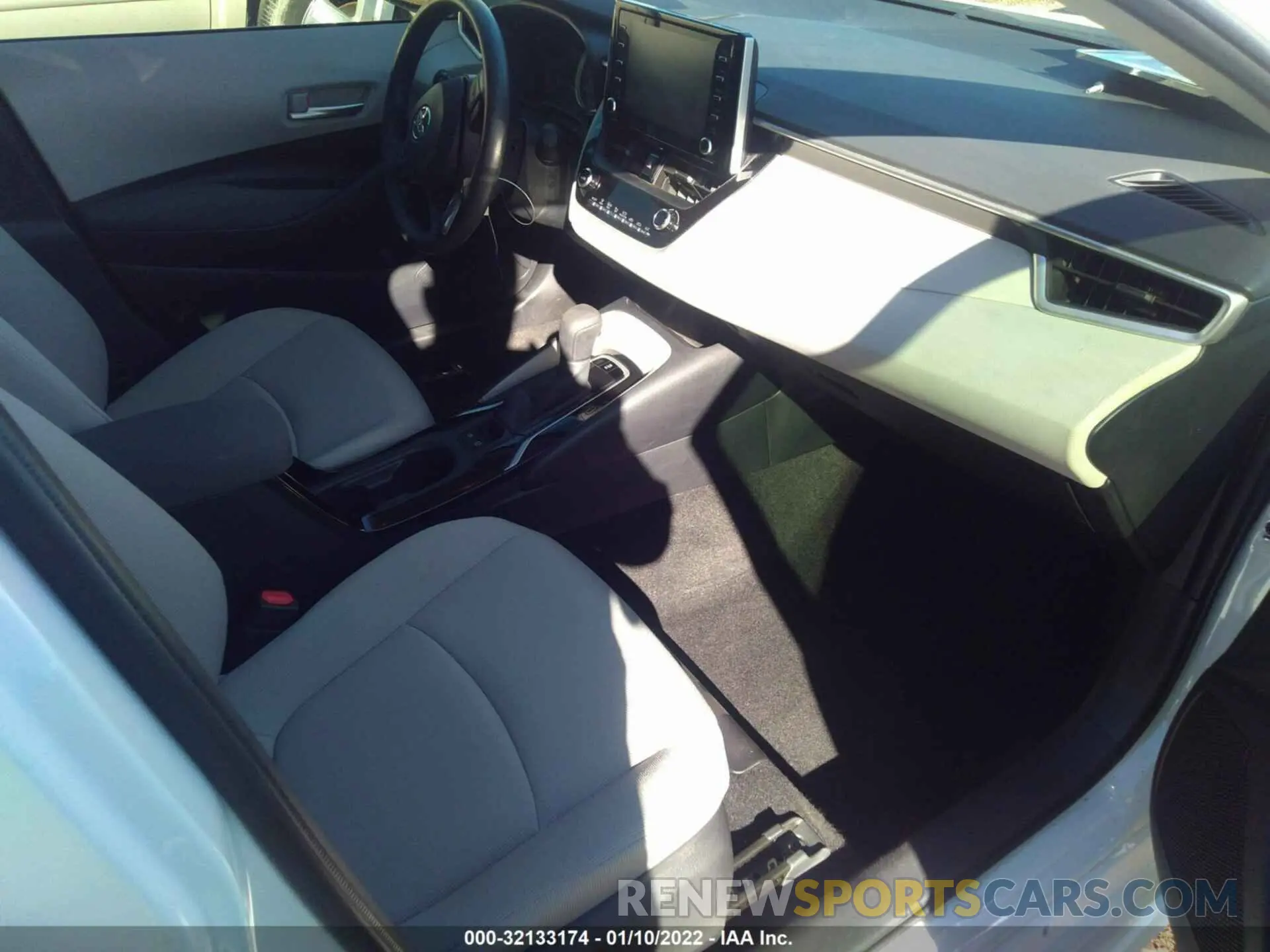 5 fotografías del automóvil dañado JTDVPRAE9LJ088786 TOYOTA COROLLA 2020