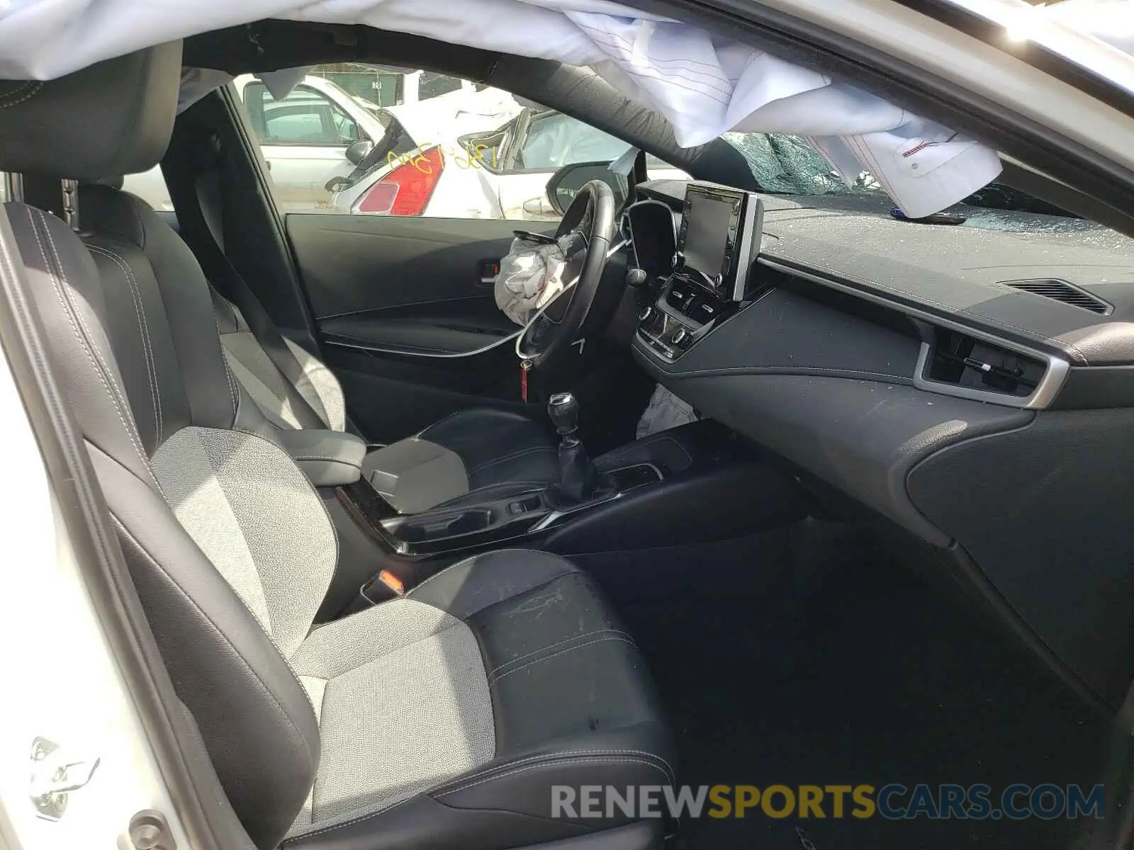 5 fotografías del automóvil dañado JTNA4RBE7L3076741 TOYOTA COROLLA 2020