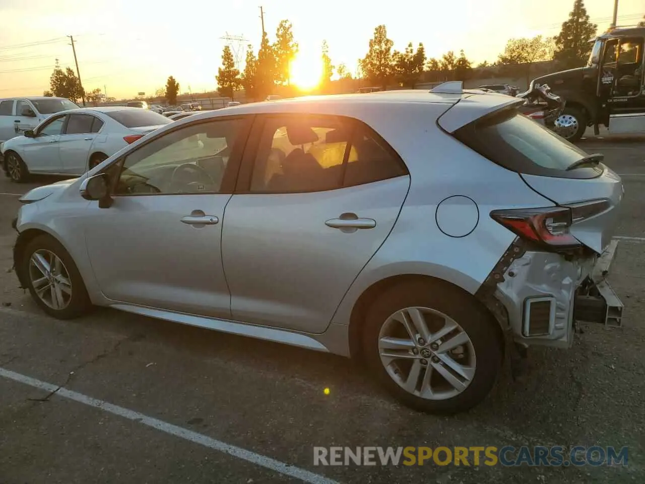 2 fotografías del automóvil dañado JTND4RBE0L3076917 TOYOTA COROLLA 2020