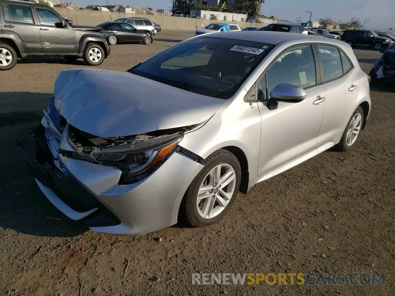 2 fotografías del automóvil dañado JTND4RBE1L3090244 TOYOTA COROLLA 2020