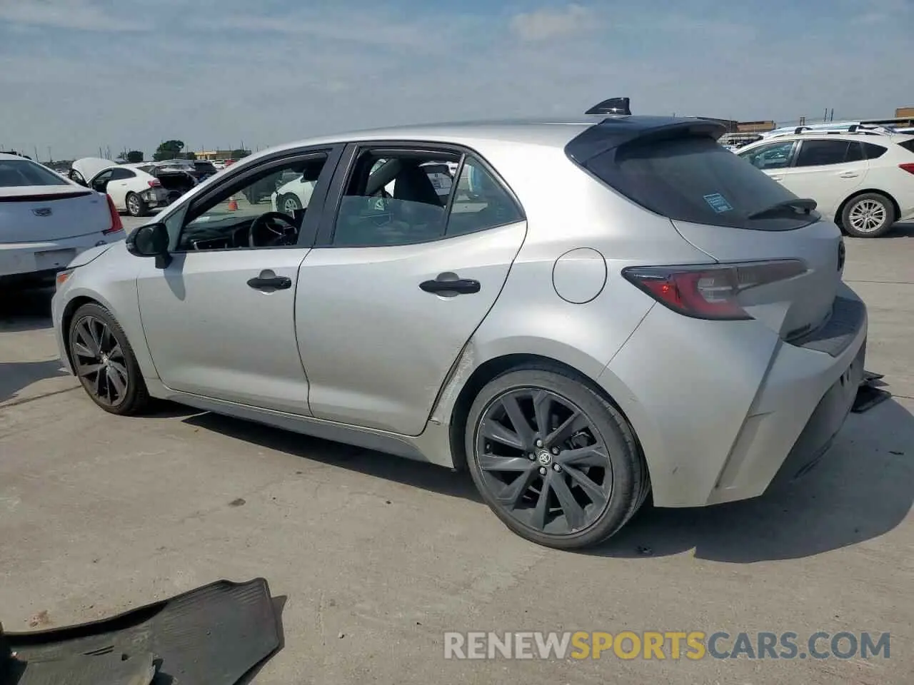 2 fotografías del automóvil dañado JTND4RBE4L3080565 TOYOTA COROLLA 2020