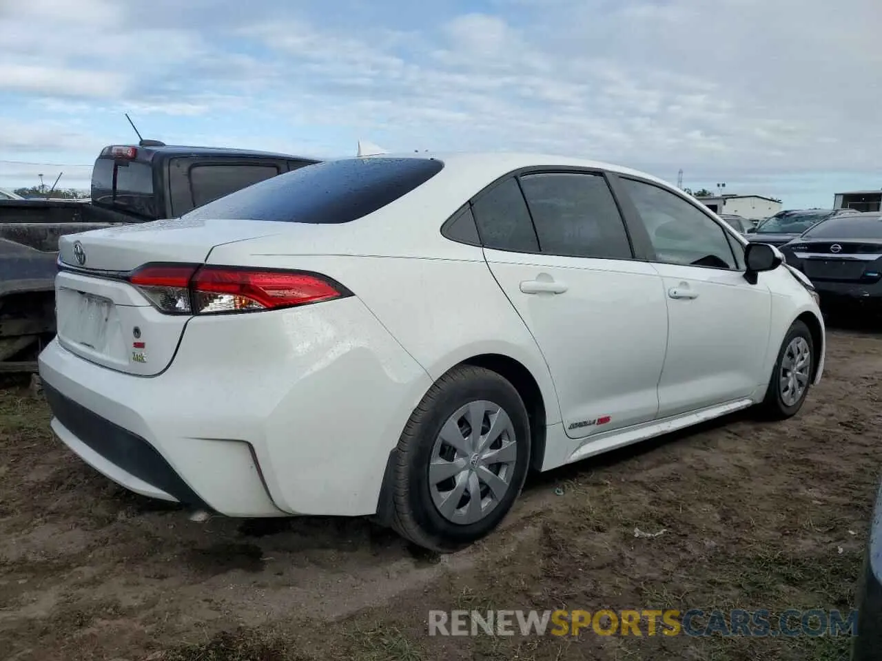 3 fotografías del automóvil dañado 5YFDPMAE7MP170270 TOYOTA COROLLA 2021