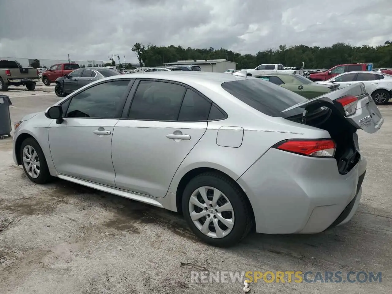 2 fotografías del automóvil dañado 5YFEPMAE0MP152469 TOYOTA COROLLA 2021