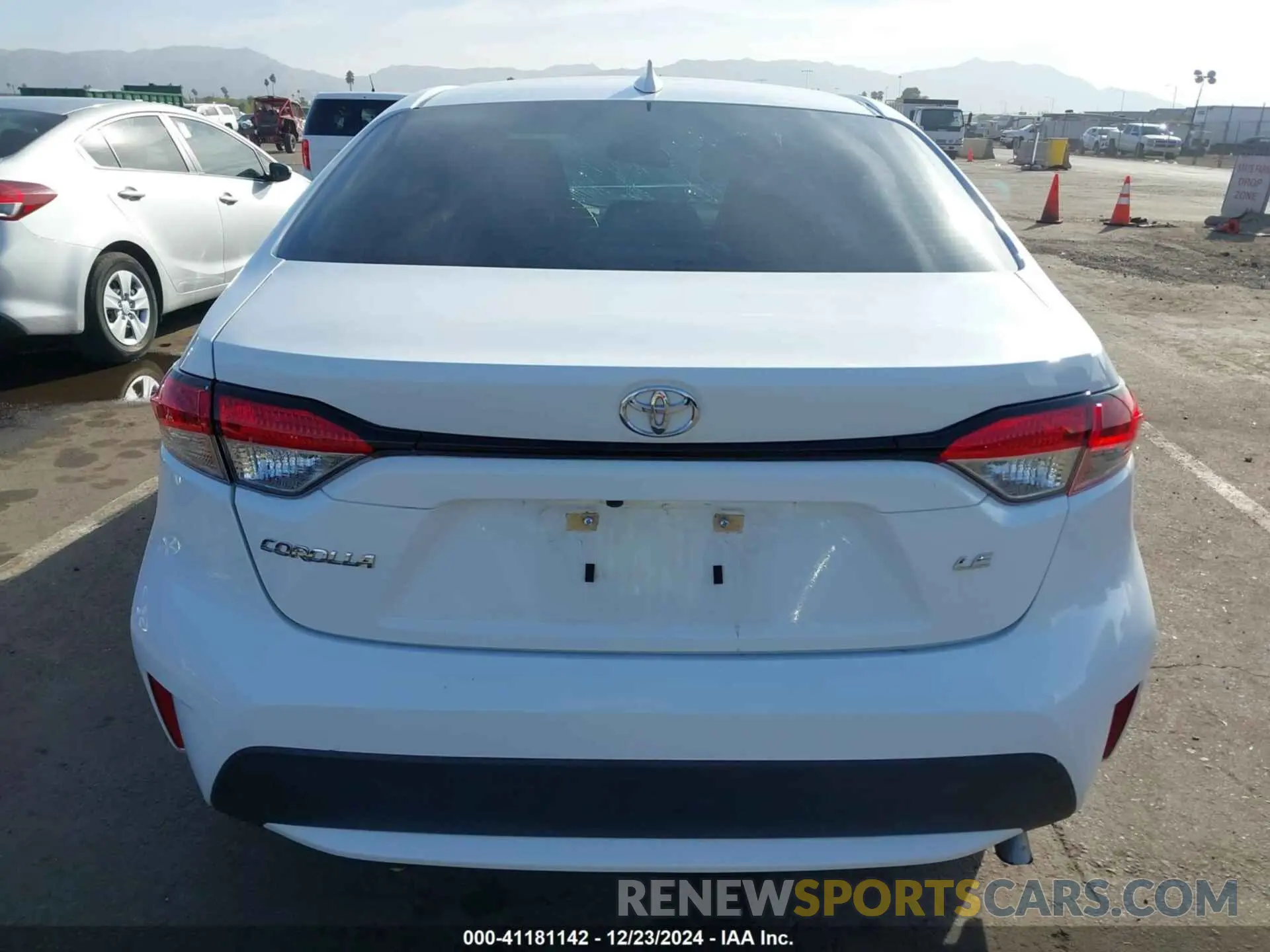 17 fotografías del automóvil dañado 5YFEPMAE0MP156750 TOYOTA COROLLA 2021