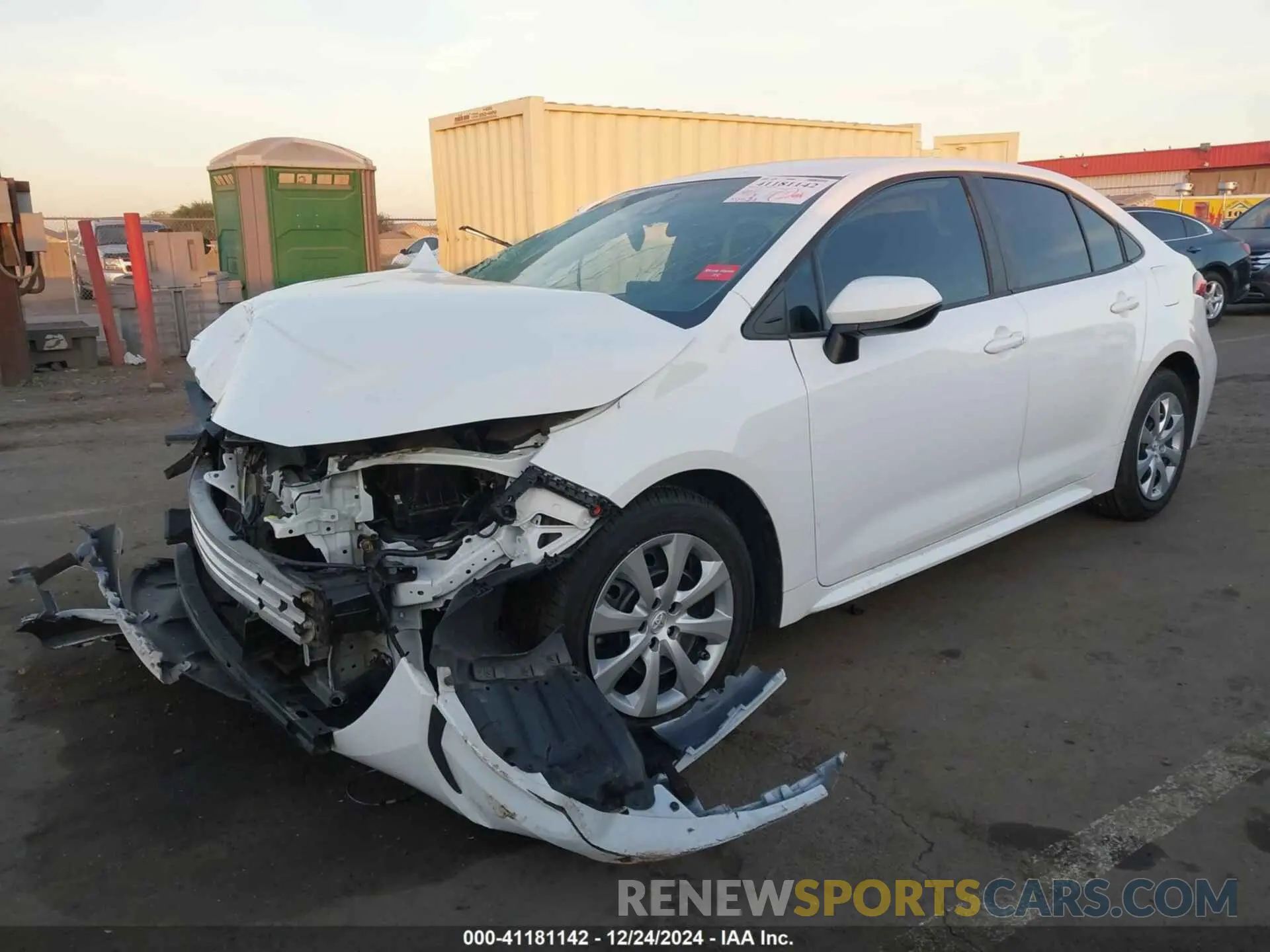 2 fotografías del automóvil dañado 5YFEPMAE0MP156750 TOYOTA COROLLA 2021