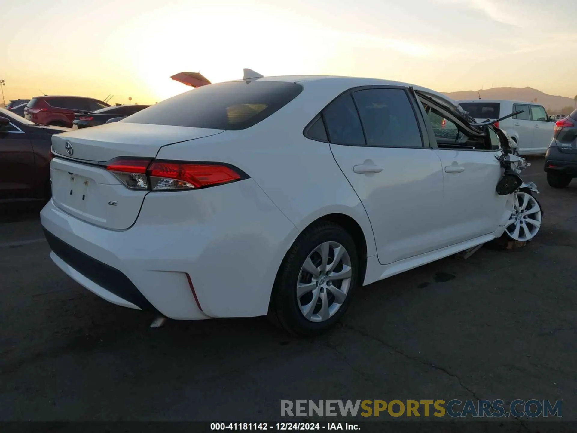 4 fotografías del automóvil dañado 5YFEPMAE0MP156750 TOYOTA COROLLA 2021