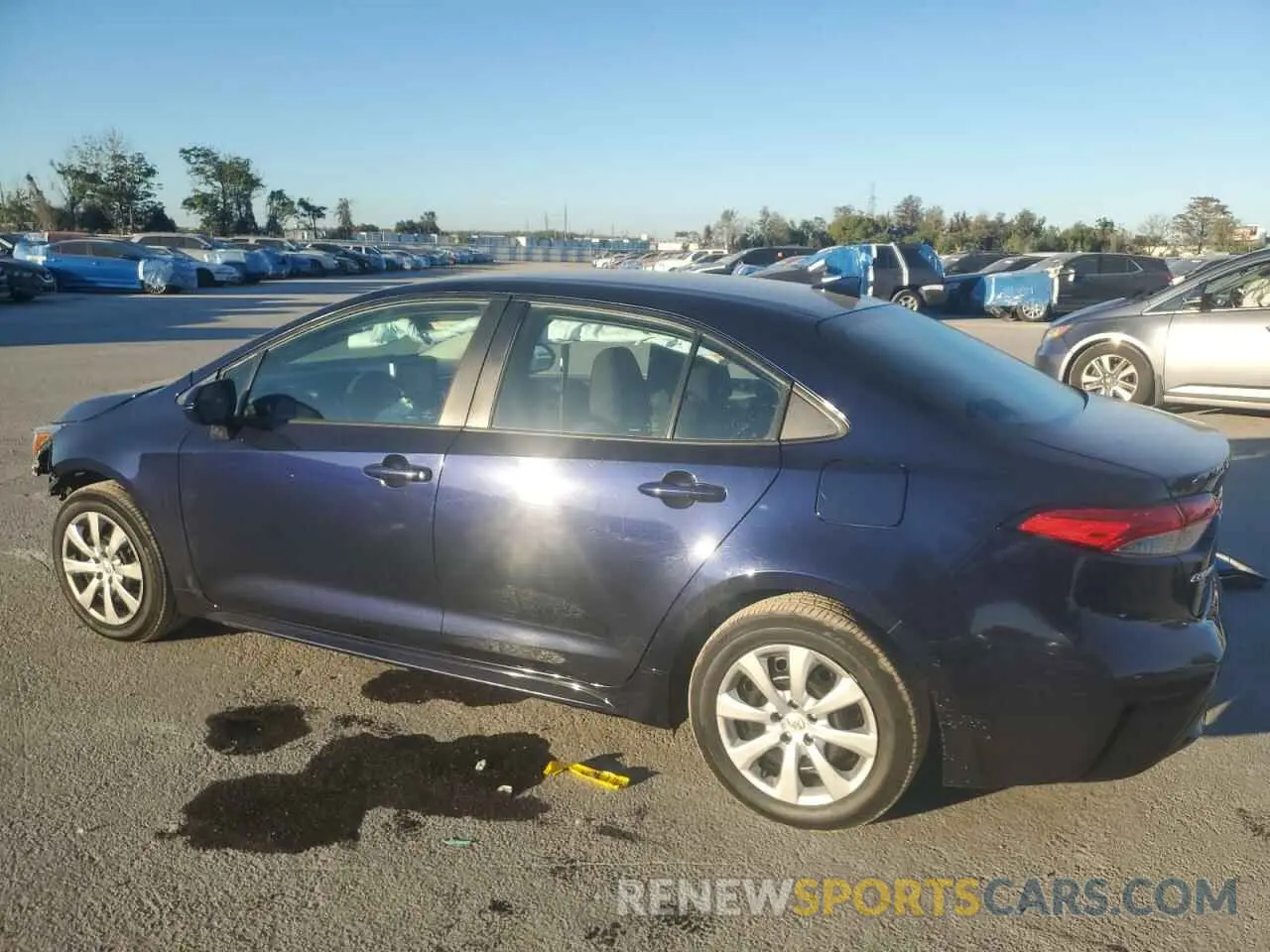 2 fotografías del automóvil dañado 5YFEPMAE0MP168218 TOYOTA COROLLA 2021