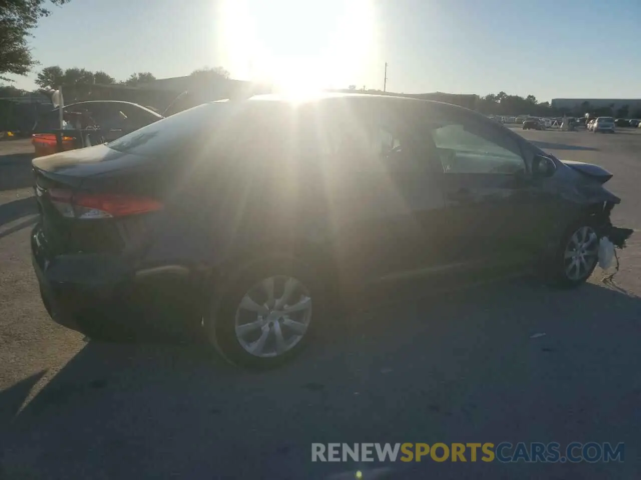 3 fotografías del automóvil dañado 5YFEPMAE0MP168218 TOYOTA COROLLA 2021