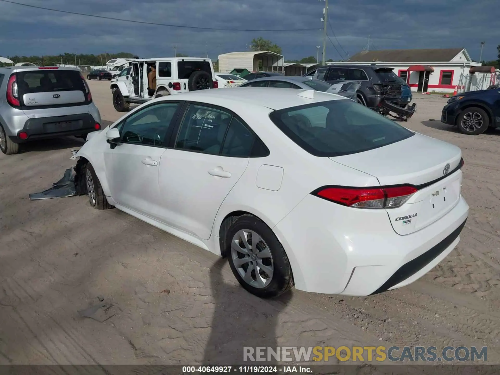 3 fotografías del automóvil dañado 5YFEPMAE0MP181762 TOYOTA COROLLA 2021