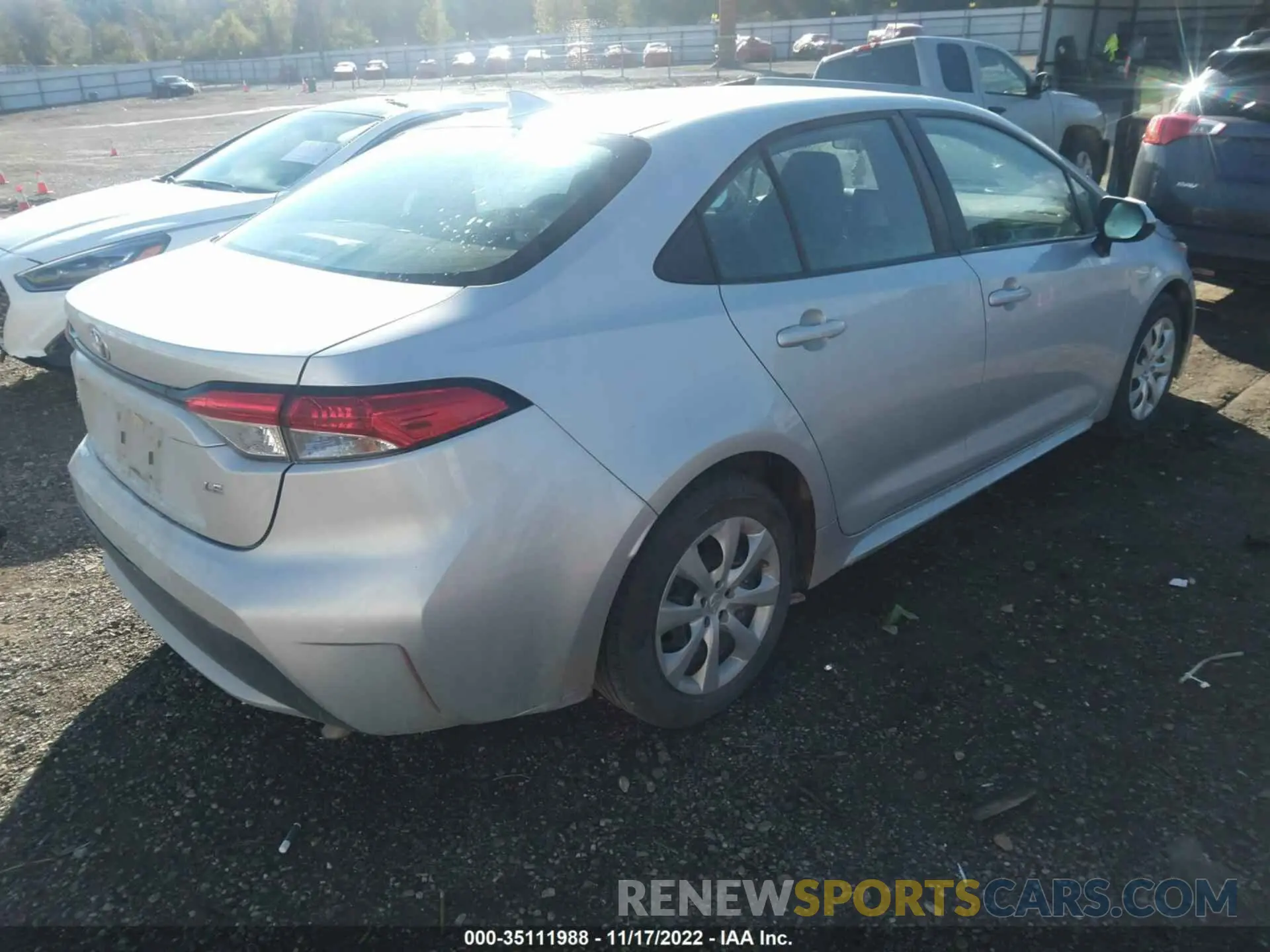4 fotografías del automóvil dañado 5YFEPMAE0MP181812 TOYOTA COROLLA 2021