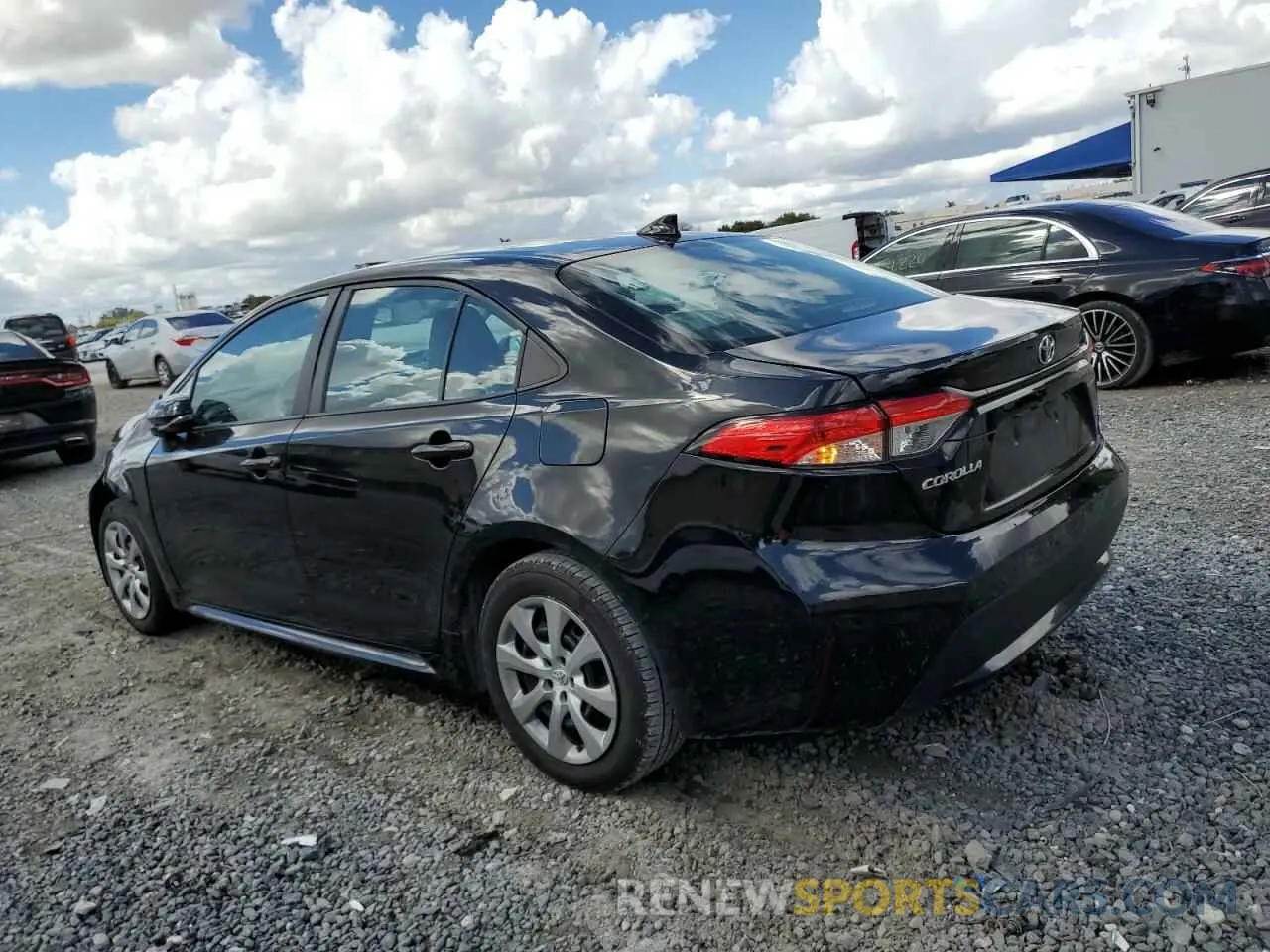 2 fotografías del automóvil dañado 5YFEPMAE0MP230202 TOYOTA COROLLA 2021