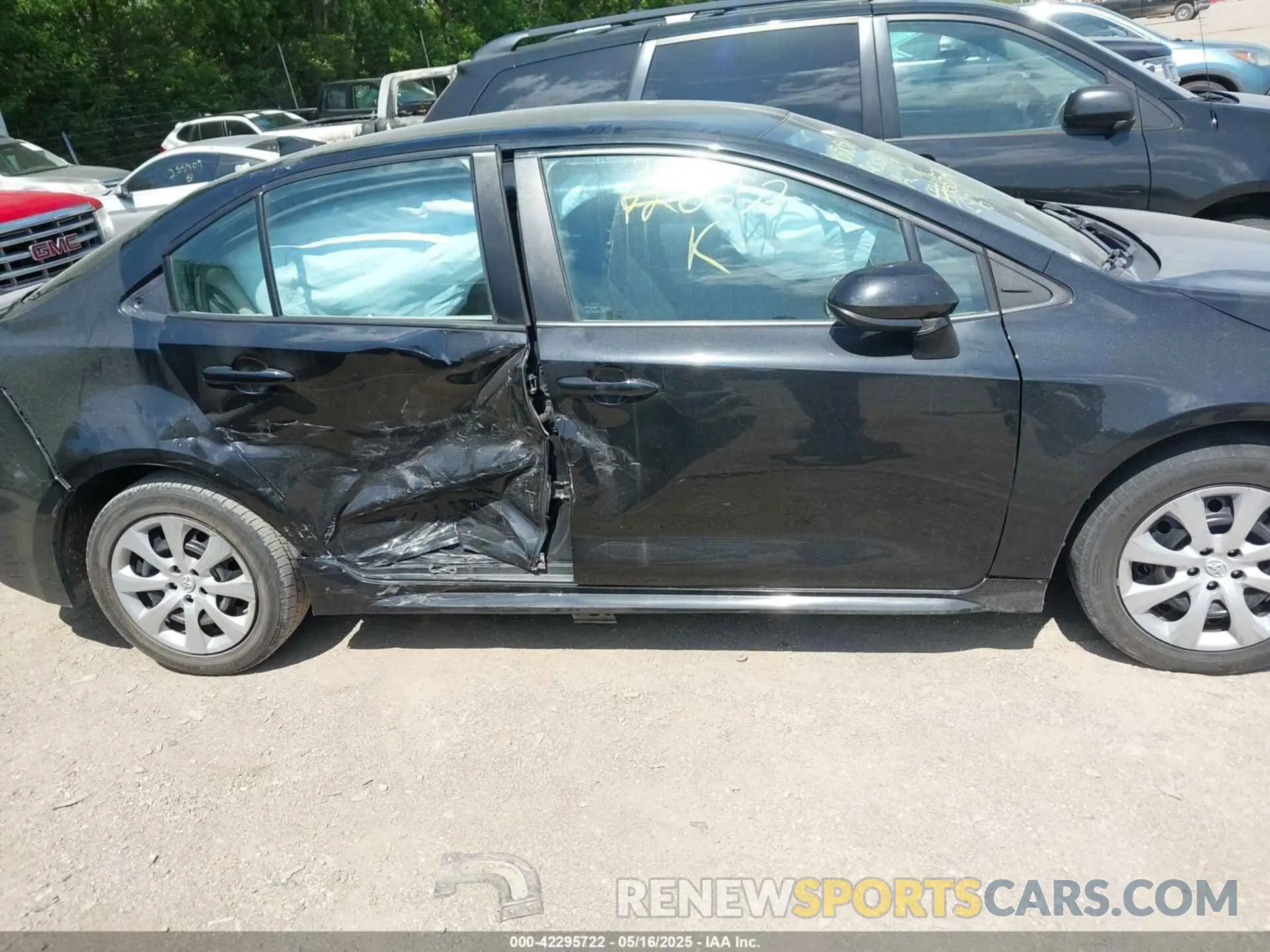 13 fotografías del automóvil dañado 5YFEPMAE0MP246657 TOYOTA COROLLA 2021