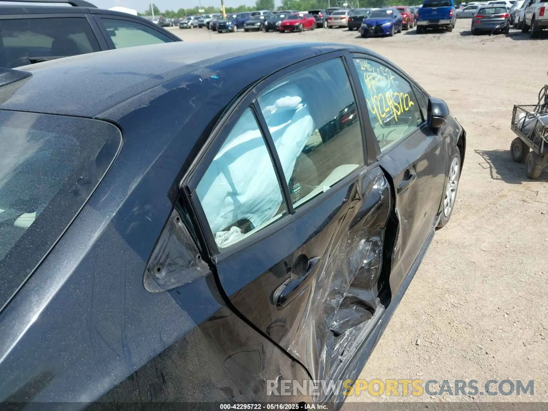 17 fotografías del automóvil dañado 5YFEPMAE0MP246657 TOYOTA COROLLA 2021