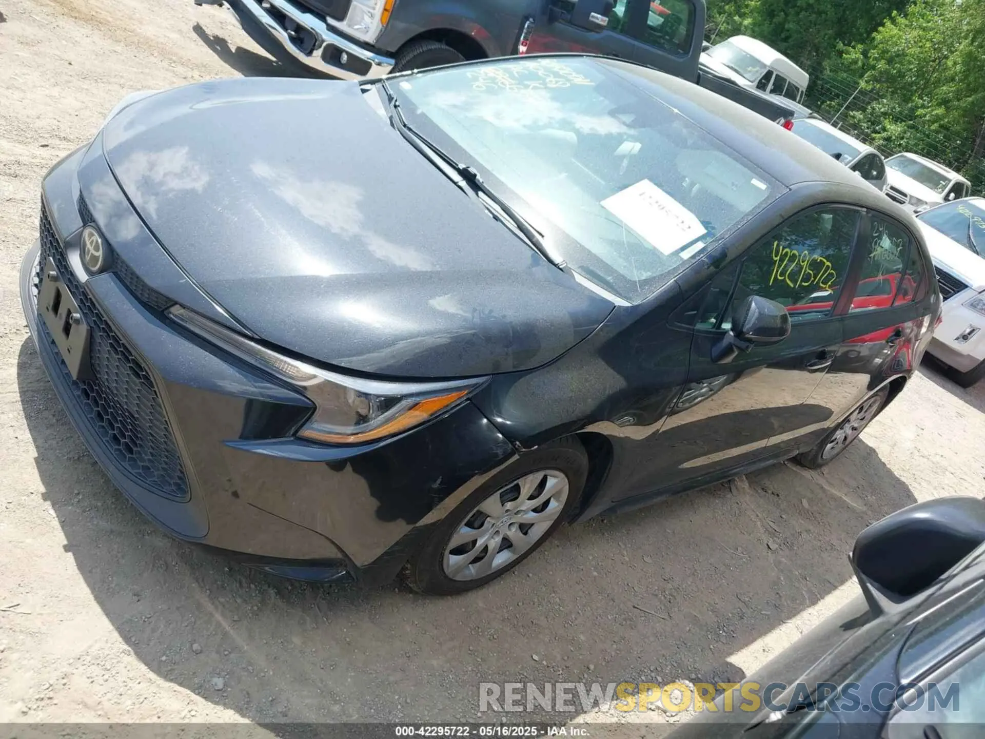 2 fotografías del automóvil dañado 5YFEPMAE0MP246657 TOYOTA COROLLA 2021