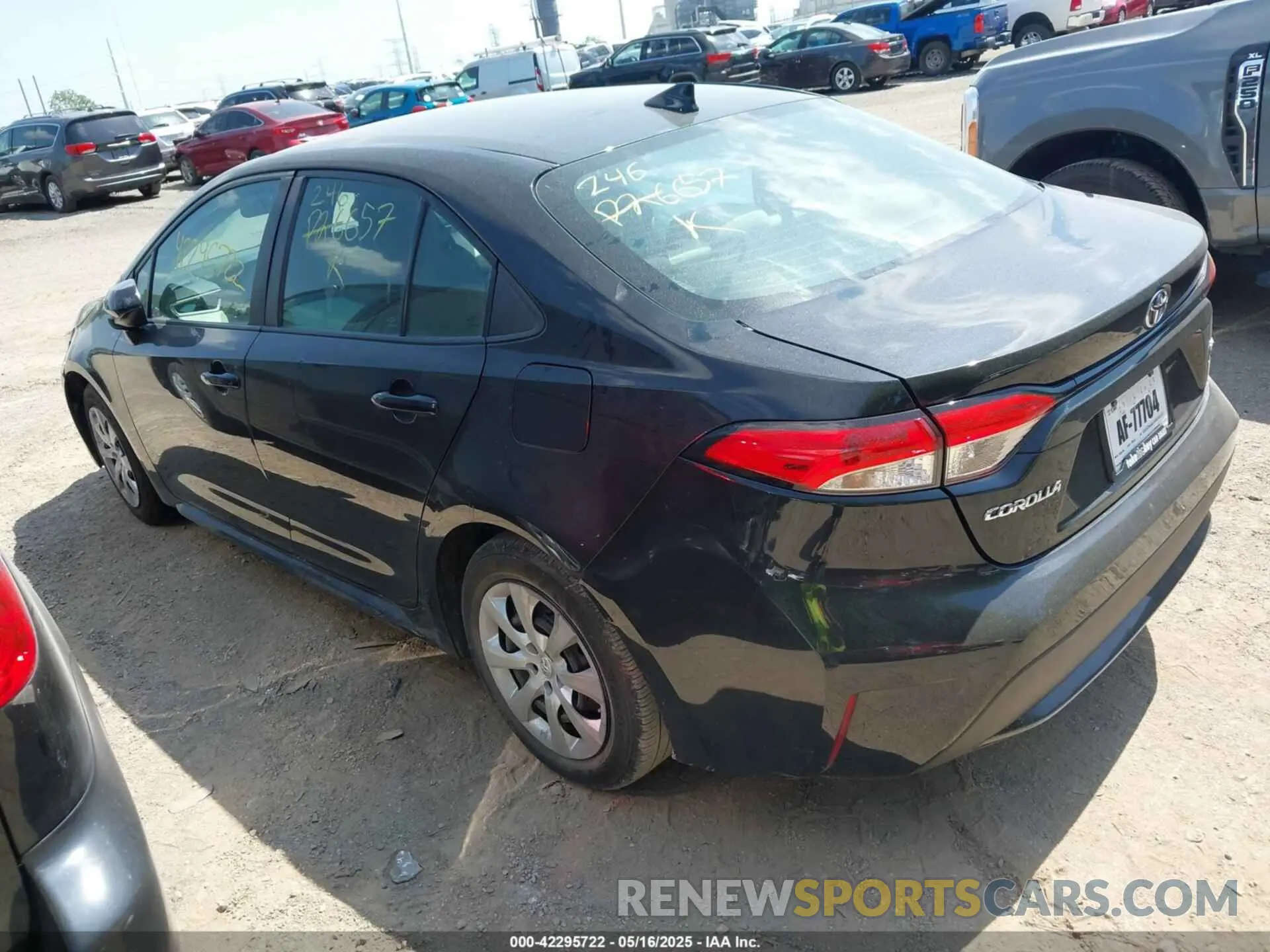 3 fotografías del automóvil dañado 5YFEPMAE0MP246657 TOYOTA COROLLA 2021
