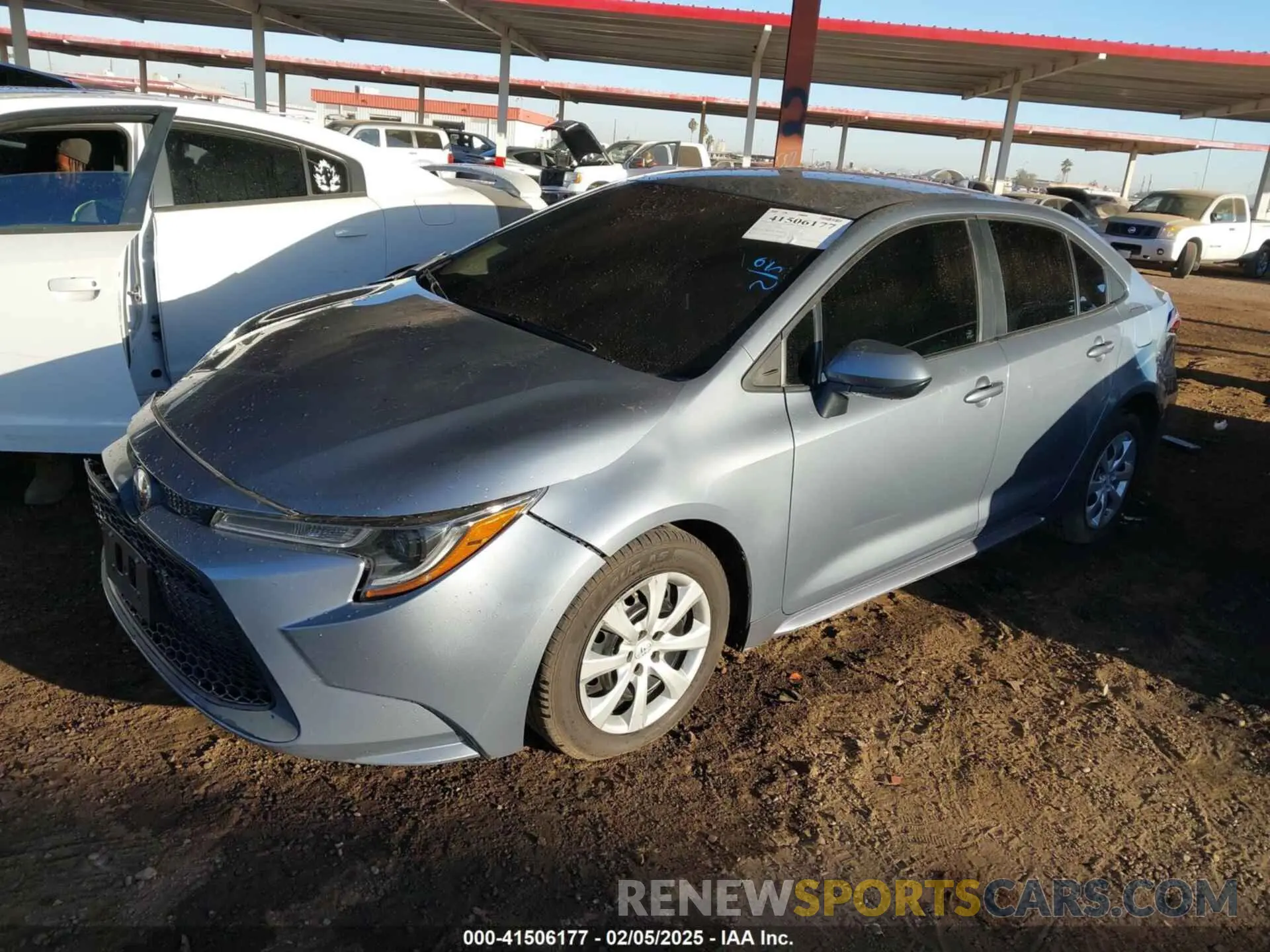 2 fotografías del automóvil dañado 5YFEPMAE0MP248506 TOYOTA COROLLA 2021