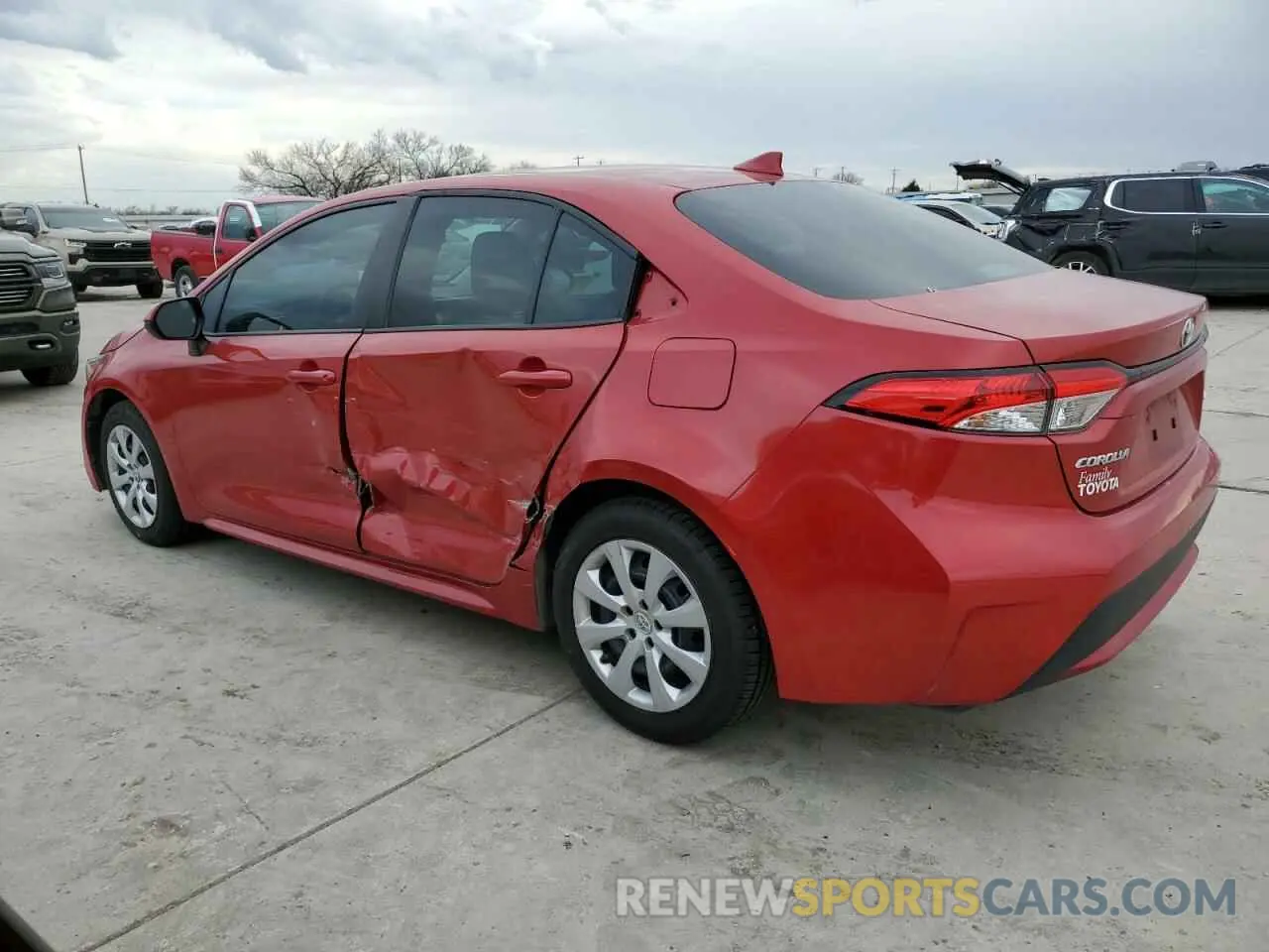 2 fotografías del automóvil dañado 5YFEPMAE0MP263278 TOYOTA COROLLA 2021