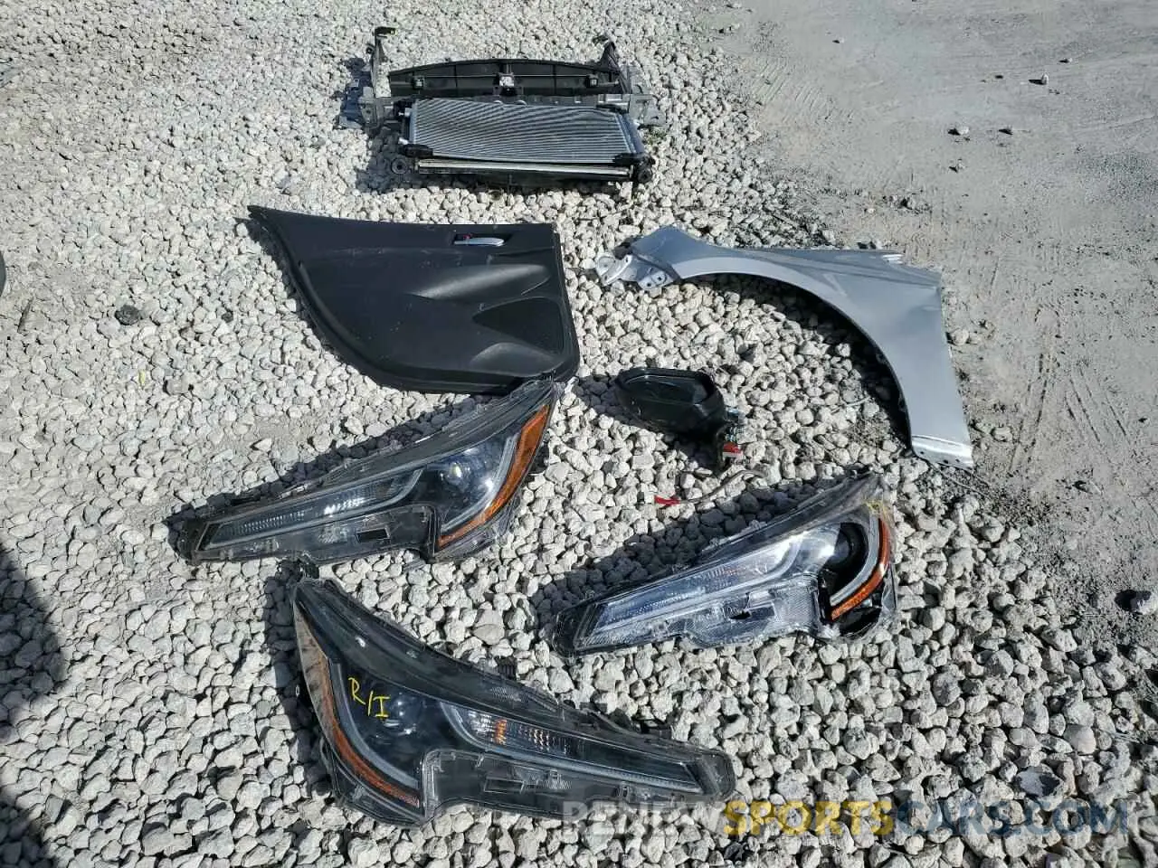 12 fotografías del automóvil dañado 5YFEPMAE0MP268853 TOYOTA COROLLA 2021