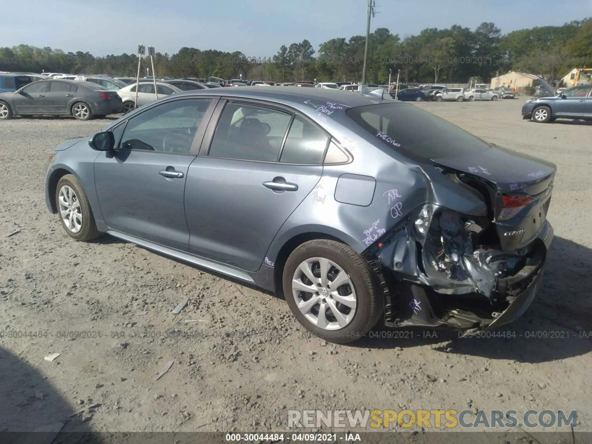 3 fotografías del automóvil dañado 5YFEPMAE1MP152190 TOYOTA COROLLA 2021