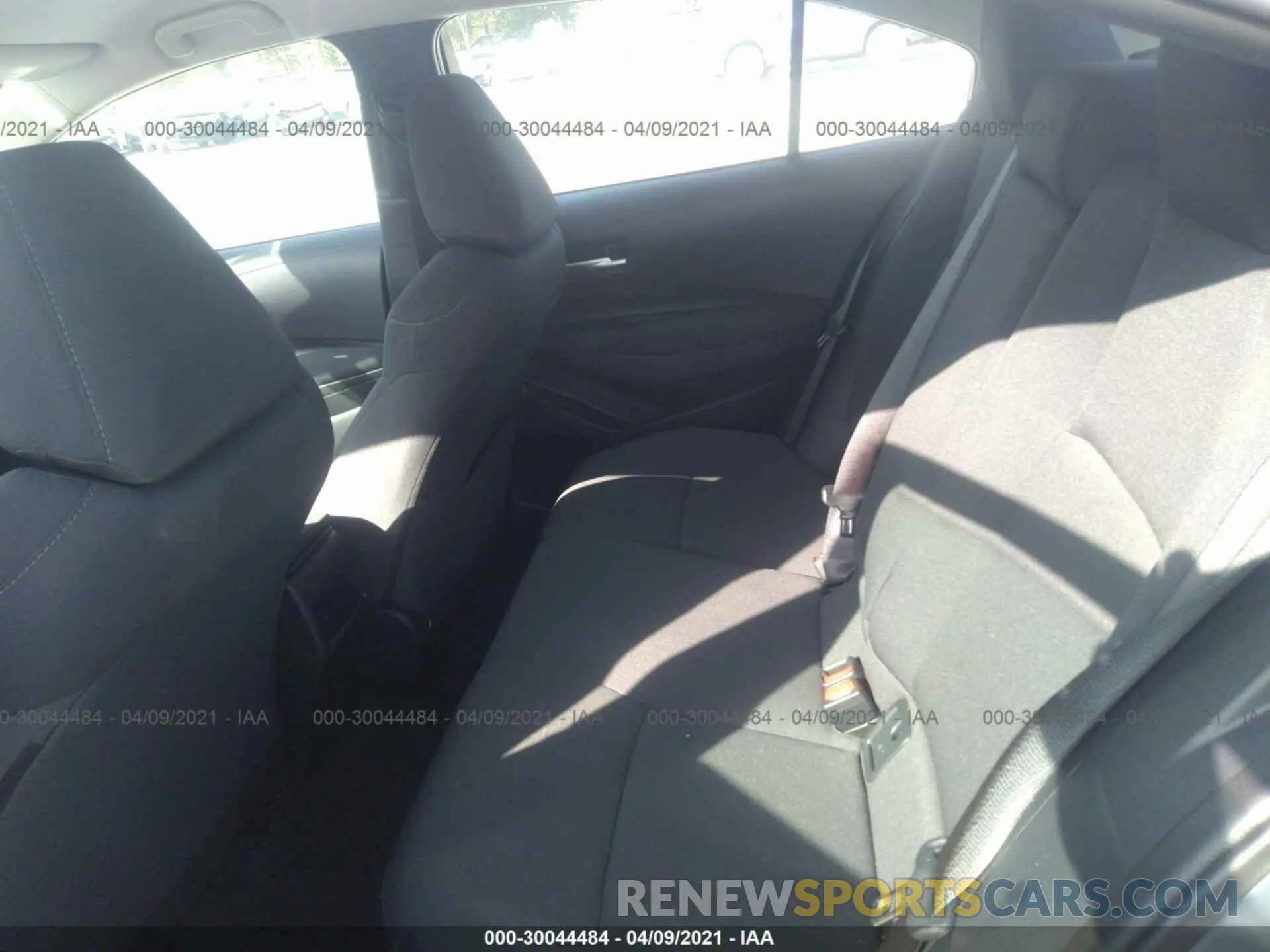 8 fotografías del automóvil dañado 5YFEPMAE1MP152190 TOYOTA COROLLA 2021