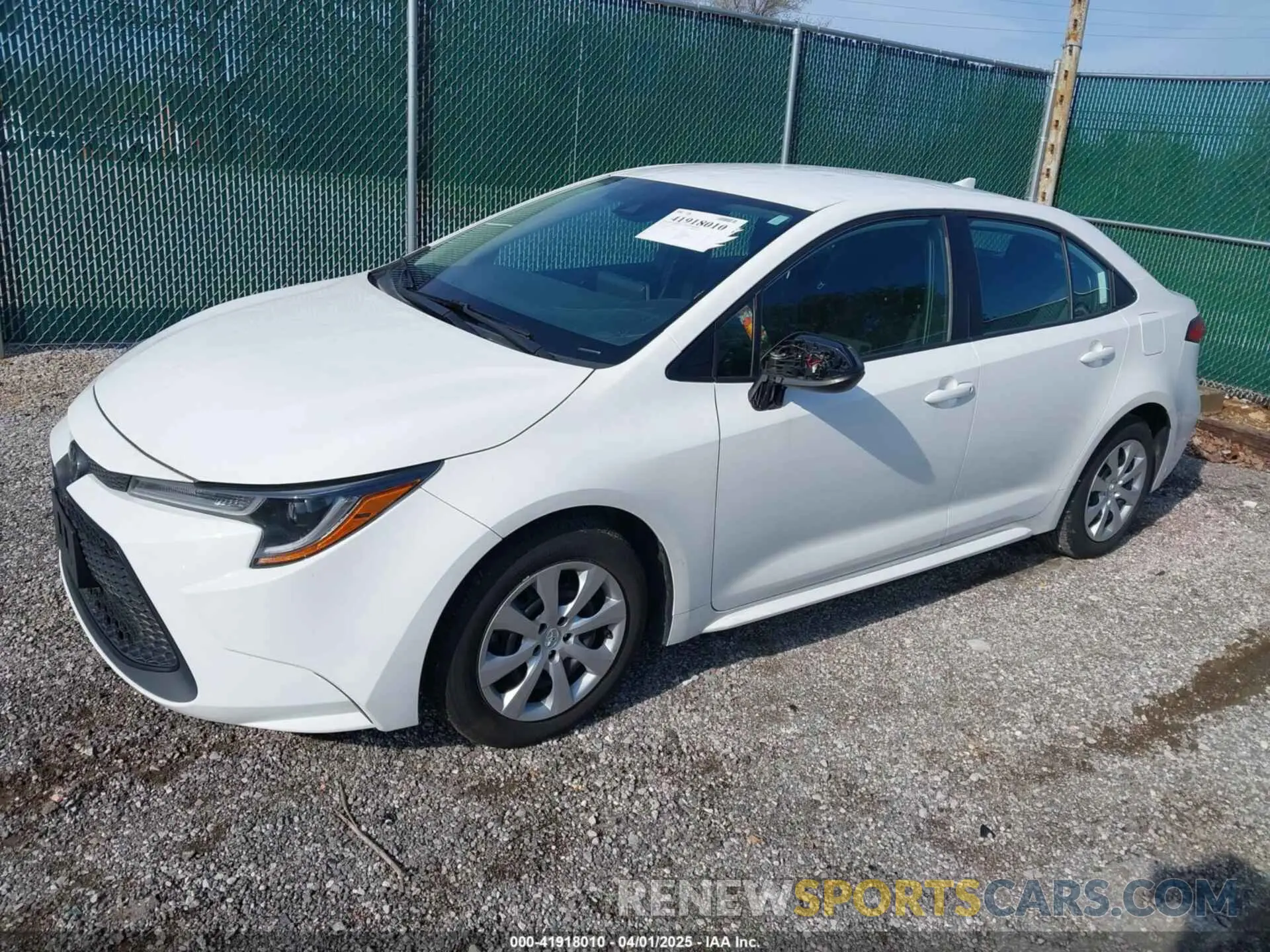 2 fotografías del automóvil dañado 5YFEPMAE1MP165473 TOYOTA COROLLA 2021