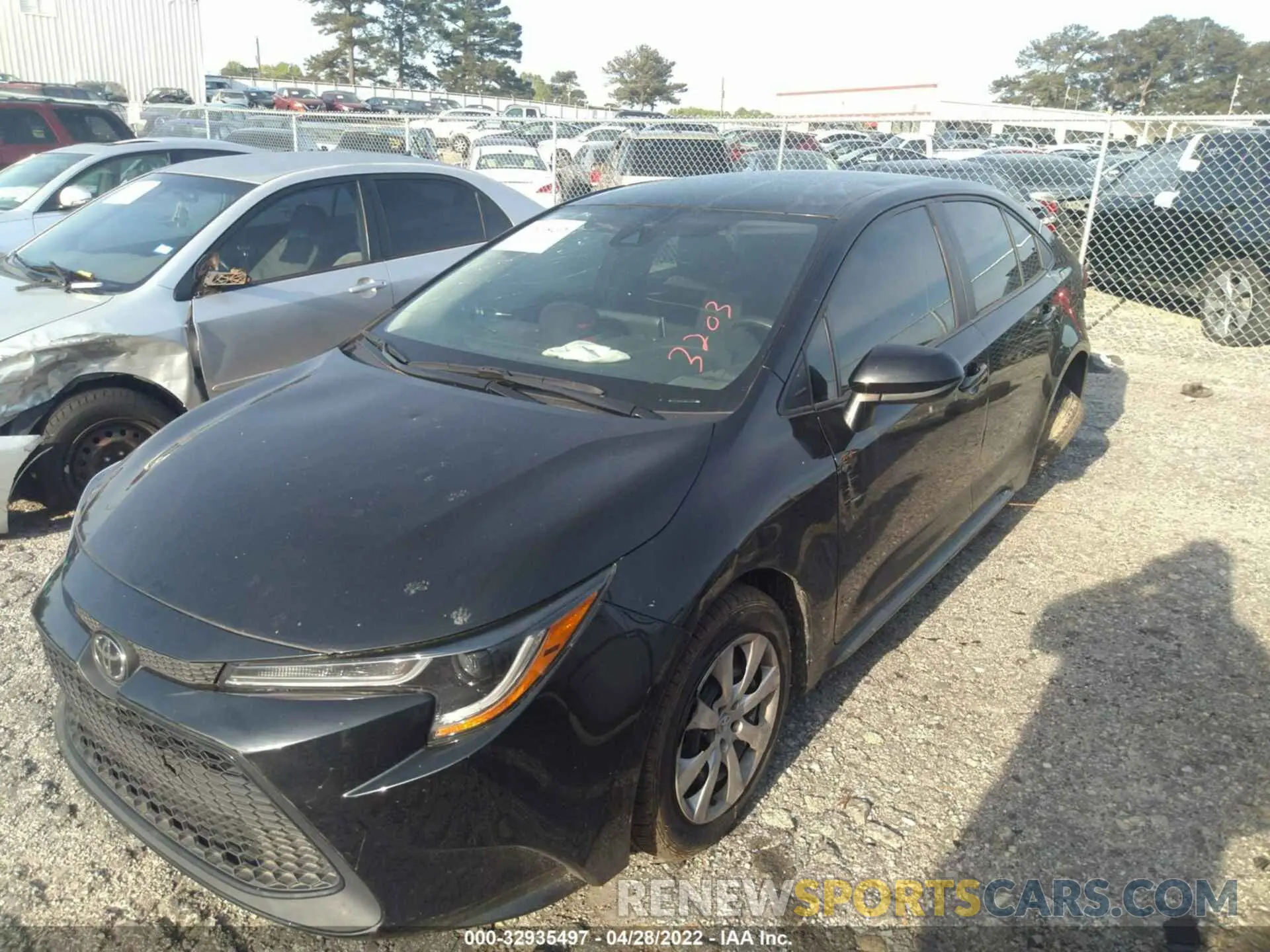 2 fotografías del automóvil dañado 5YFEPMAE1MP173203 TOYOTA COROLLA 2021