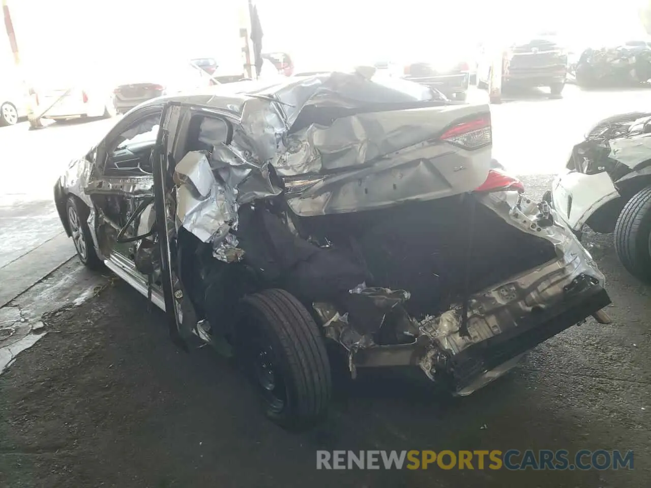 3 fotografías del automóvil dañado 5YFEPMAE1MP194505 TOYOTA COROLLA 2021