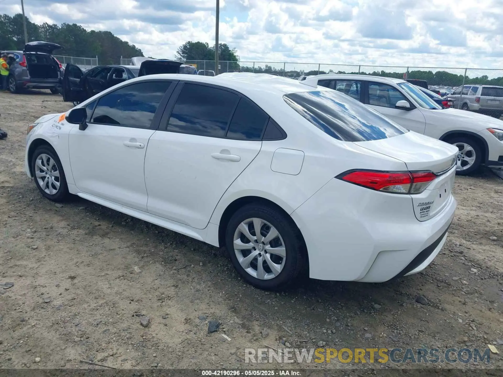 3 fotografías del automóvil dañado 5YFEPMAE1MP201811 TOYOTA COROLLA 2021