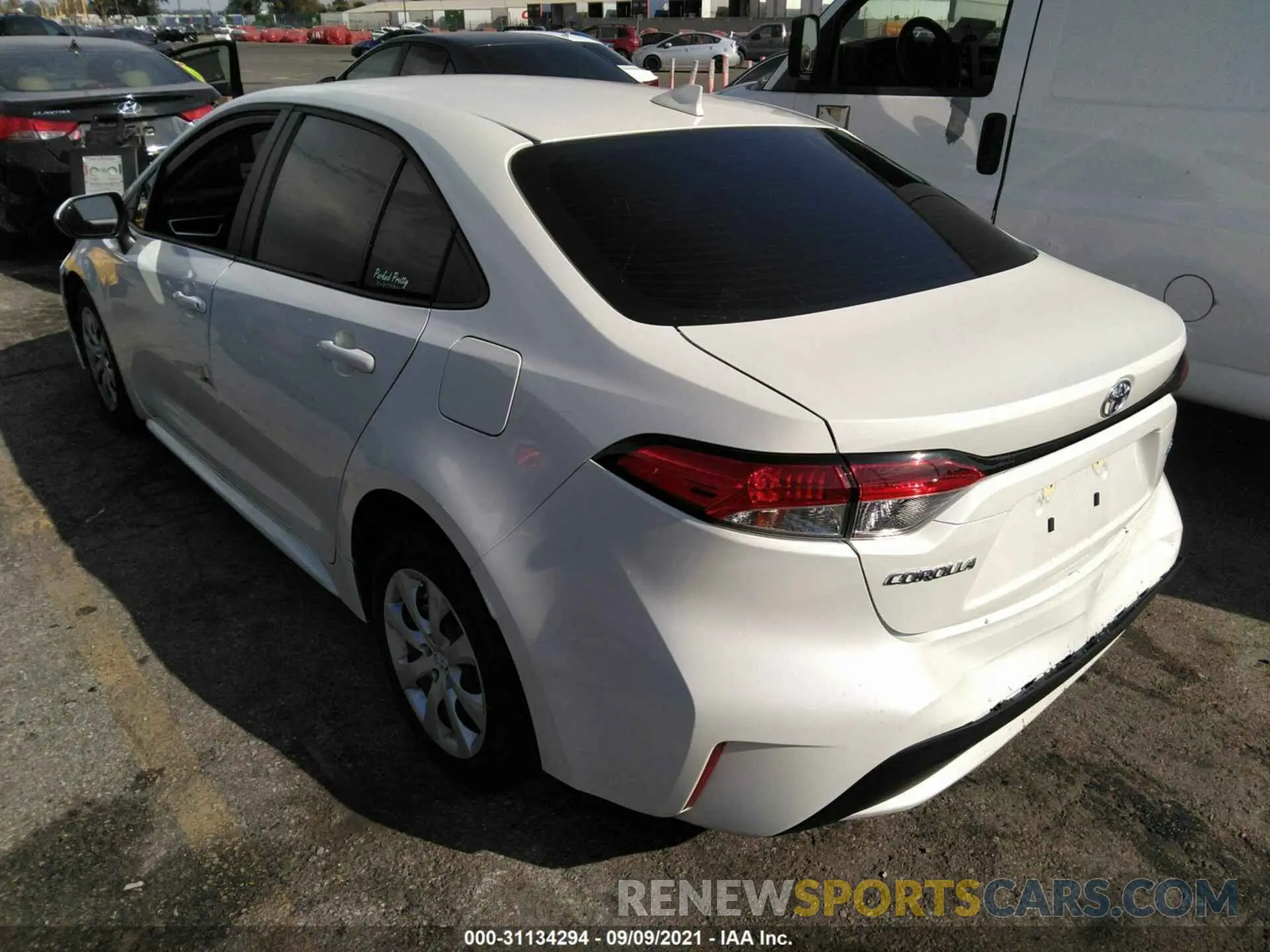 3 fotografías del automóvil dañado 5YFEPMAE1MP212310 TOYOTA COROLLA 2021