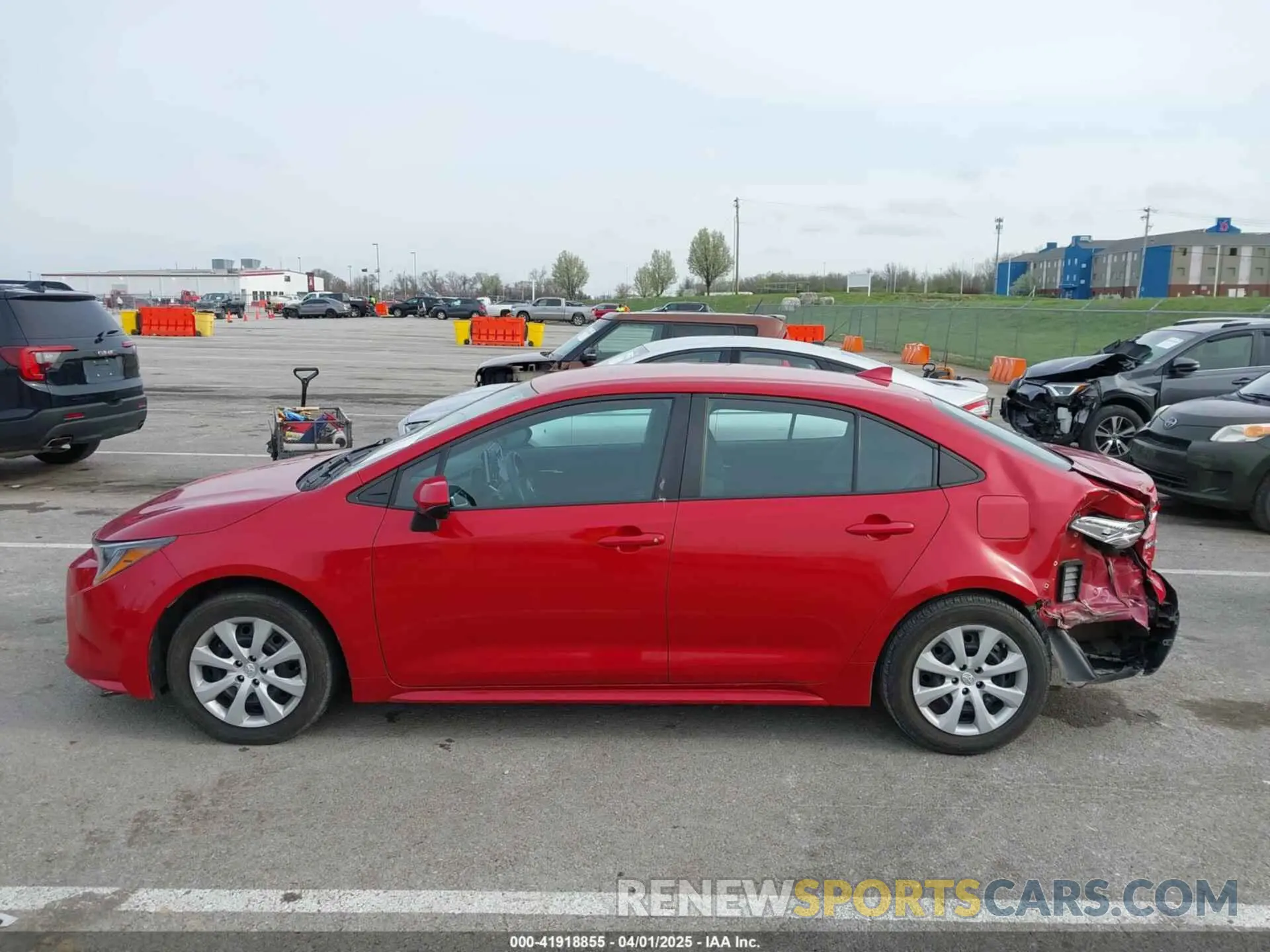 14 fotografías del automóvil dañado 5YFEPMAE1MP212808 TOYOTA COROLLA 2021