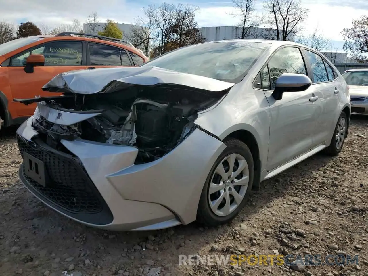 2 fotografías del automóvil dañado 5YFEPMAE1MP213344 TOYOTA COROLLA 2021