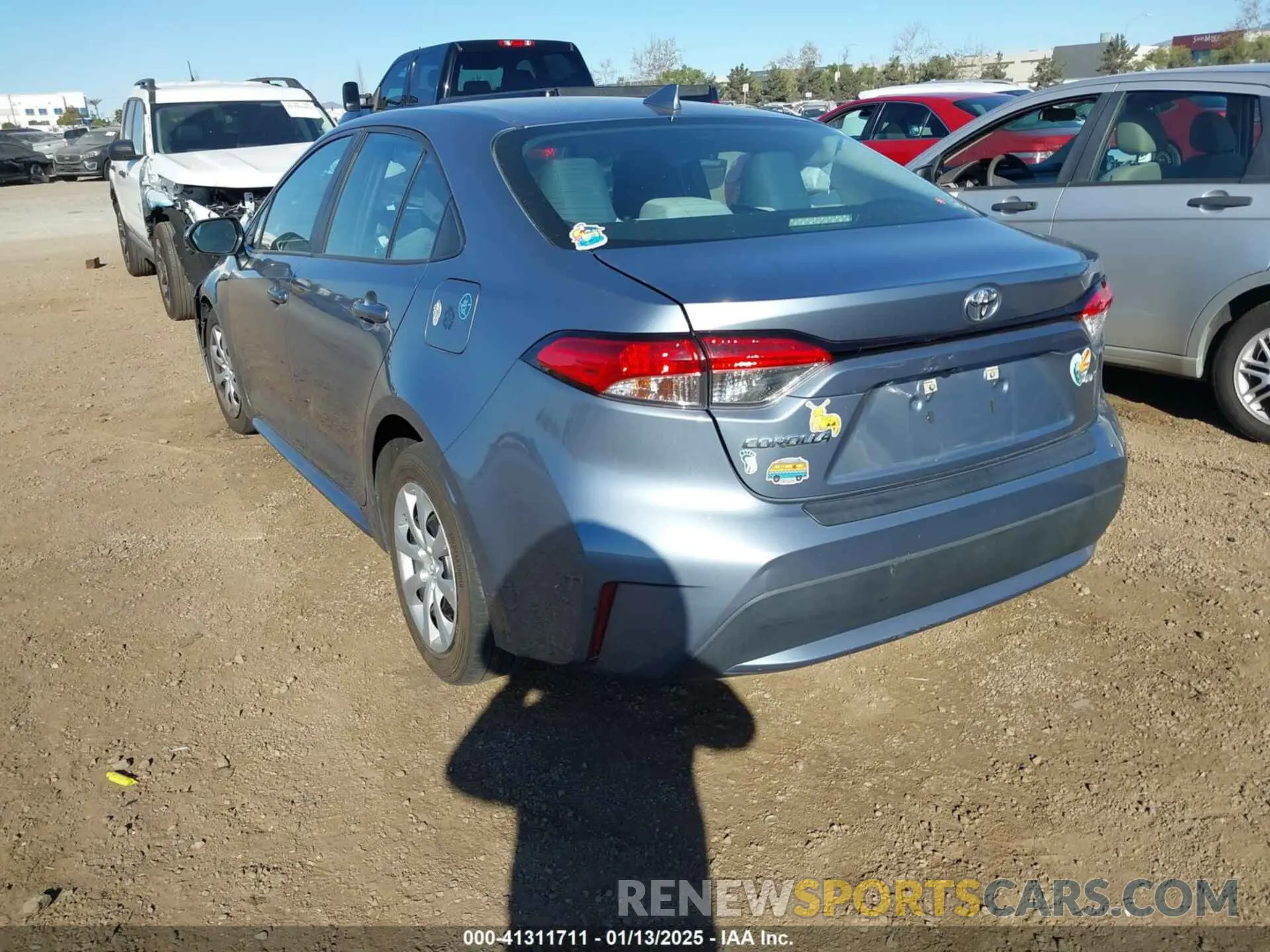 3 fotografías del automóvil dañado 5YFEPMAE1MP214347 TOYOTA COROLLA 2021
