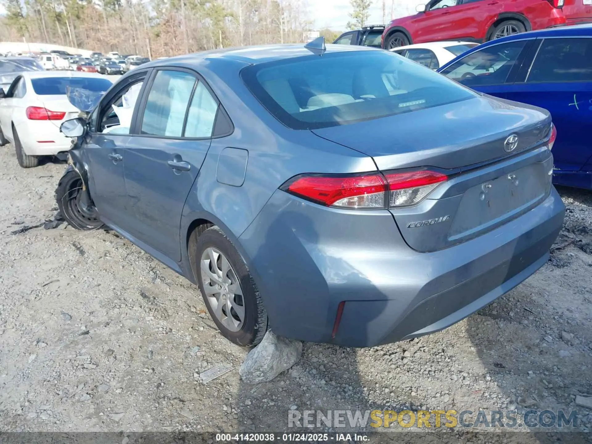 3 fotografías del automóvil dañado 5YFEPMAE1MP216793 TOYOTA COROLLA 2021