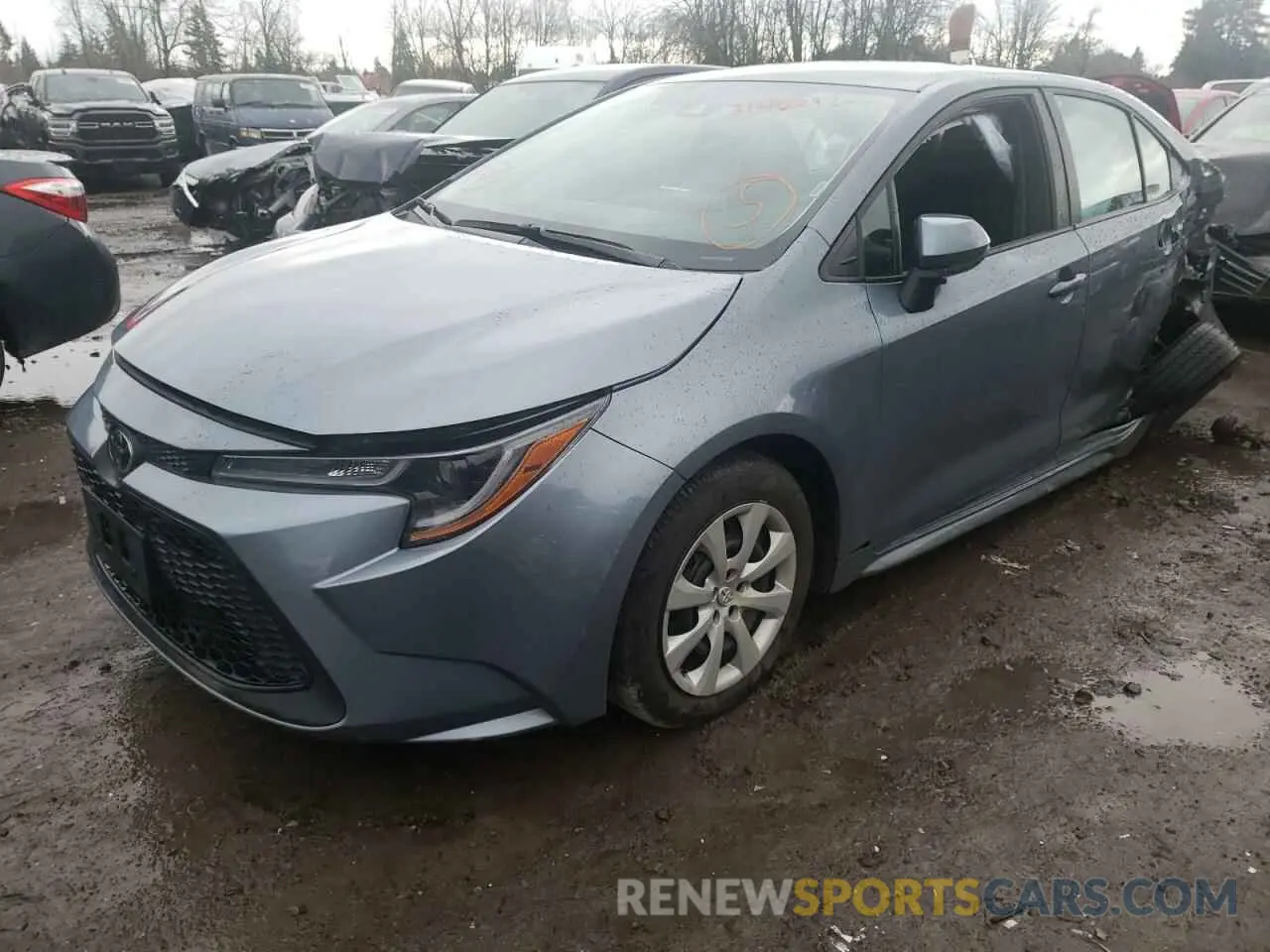 2 fotografías del automóvil dañado 5YFEPMAE1MP224635 TOYOTA COROLLA 2021