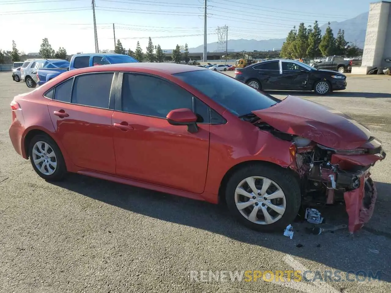 4 fotografías del automóvil dañado 5YFEPMAE1MP240799 TOYOTA COROLLA 2021