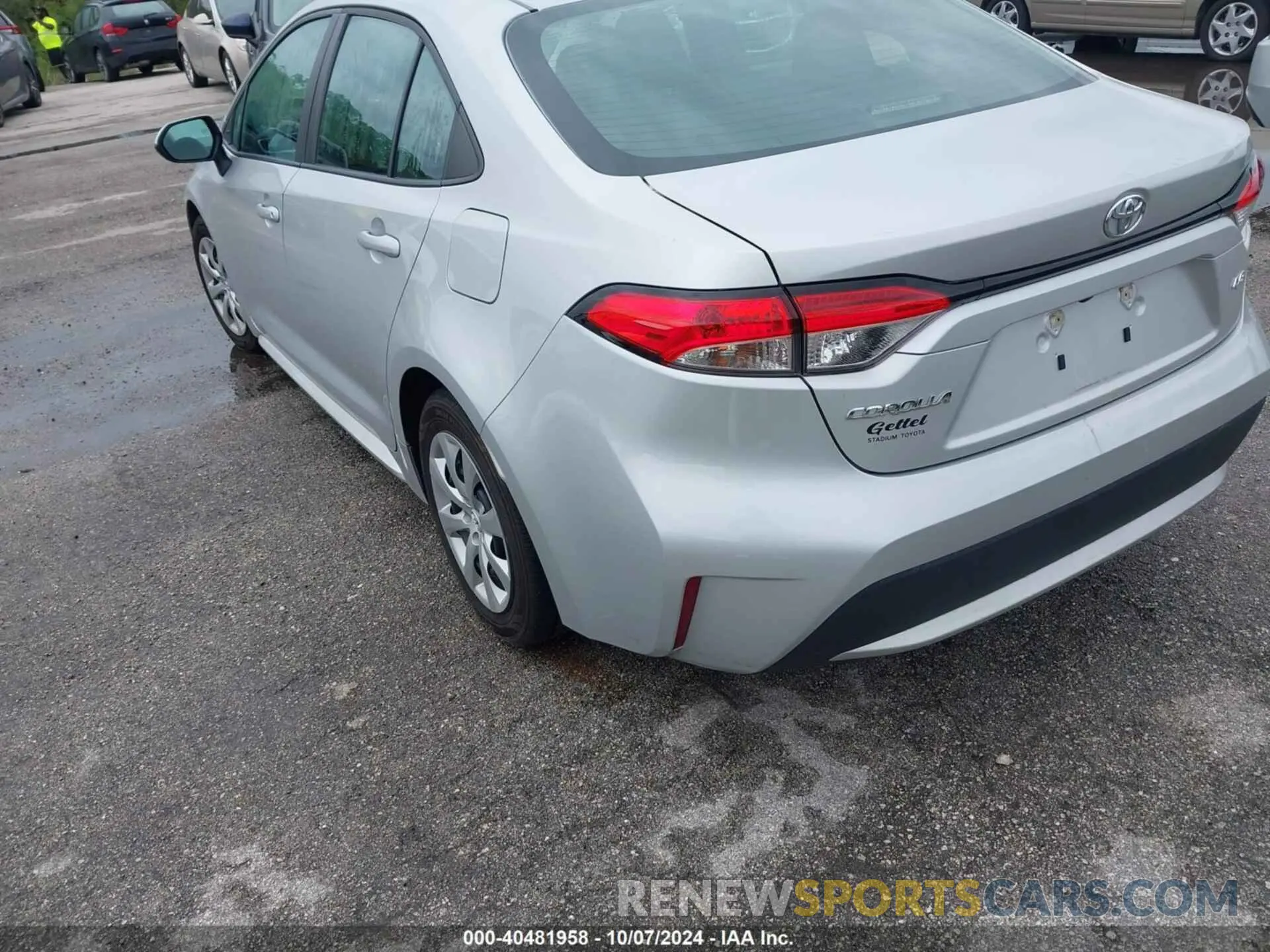 3 fotografías del automóvil dañado 5YFEPMAE1MP256887 TOYOTA COROLLA 2021
