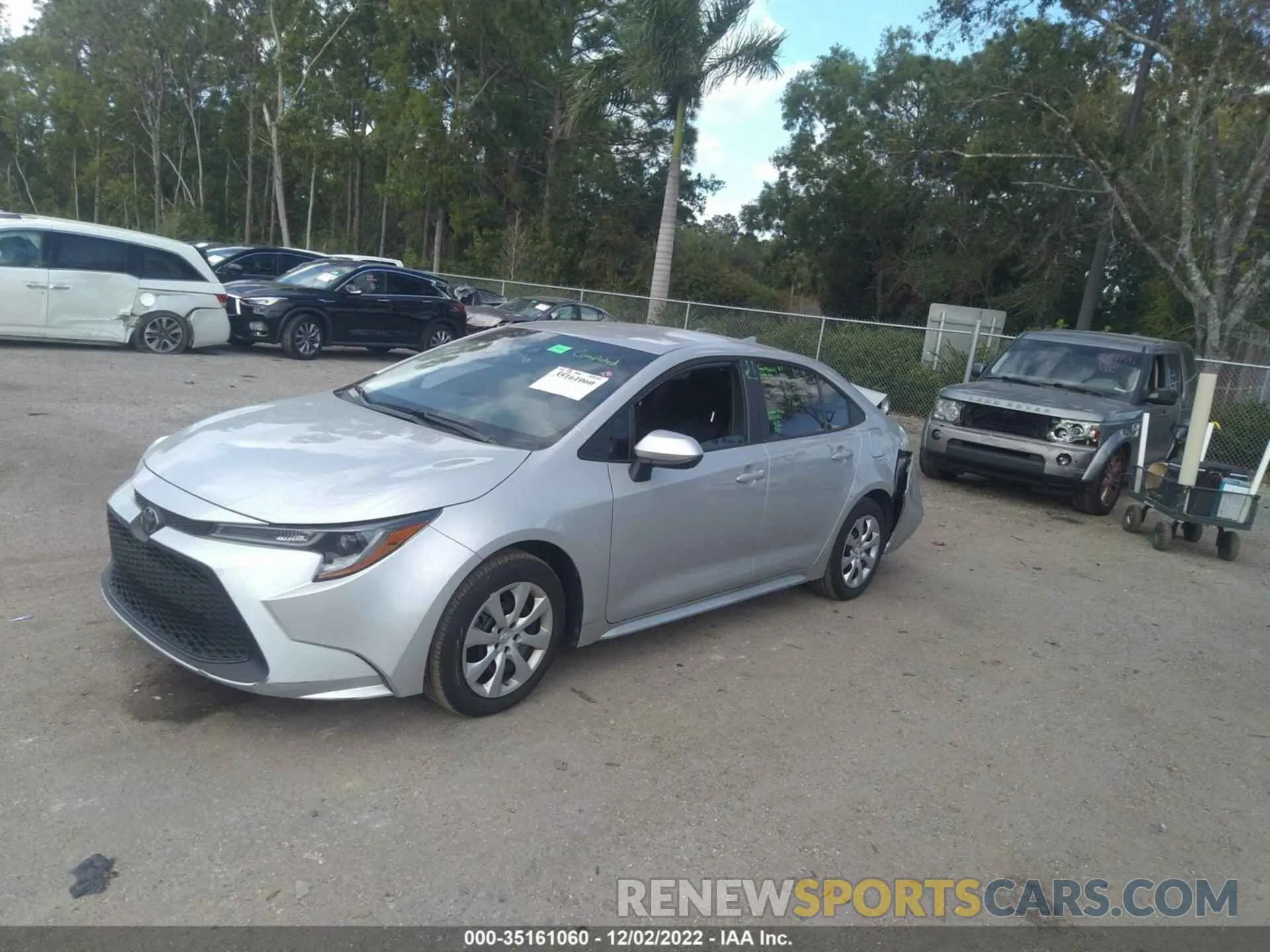 2 fotografías del automóvil dañado 5YFEPMAE1MP260518 TOYOTA COROLLA 2021