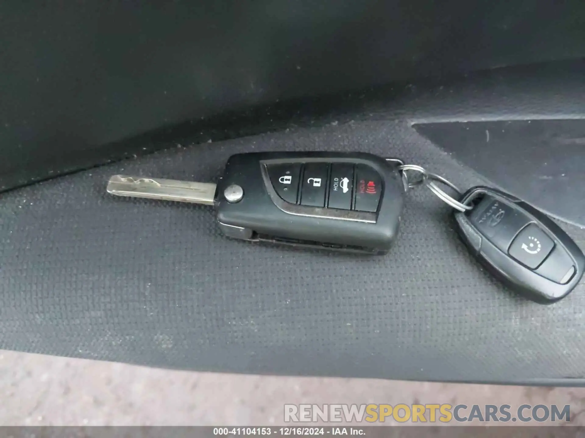11 fotografías del automóvil dañado 5YFEPMAE1MP268179 TOYOTA COROLLA 2021