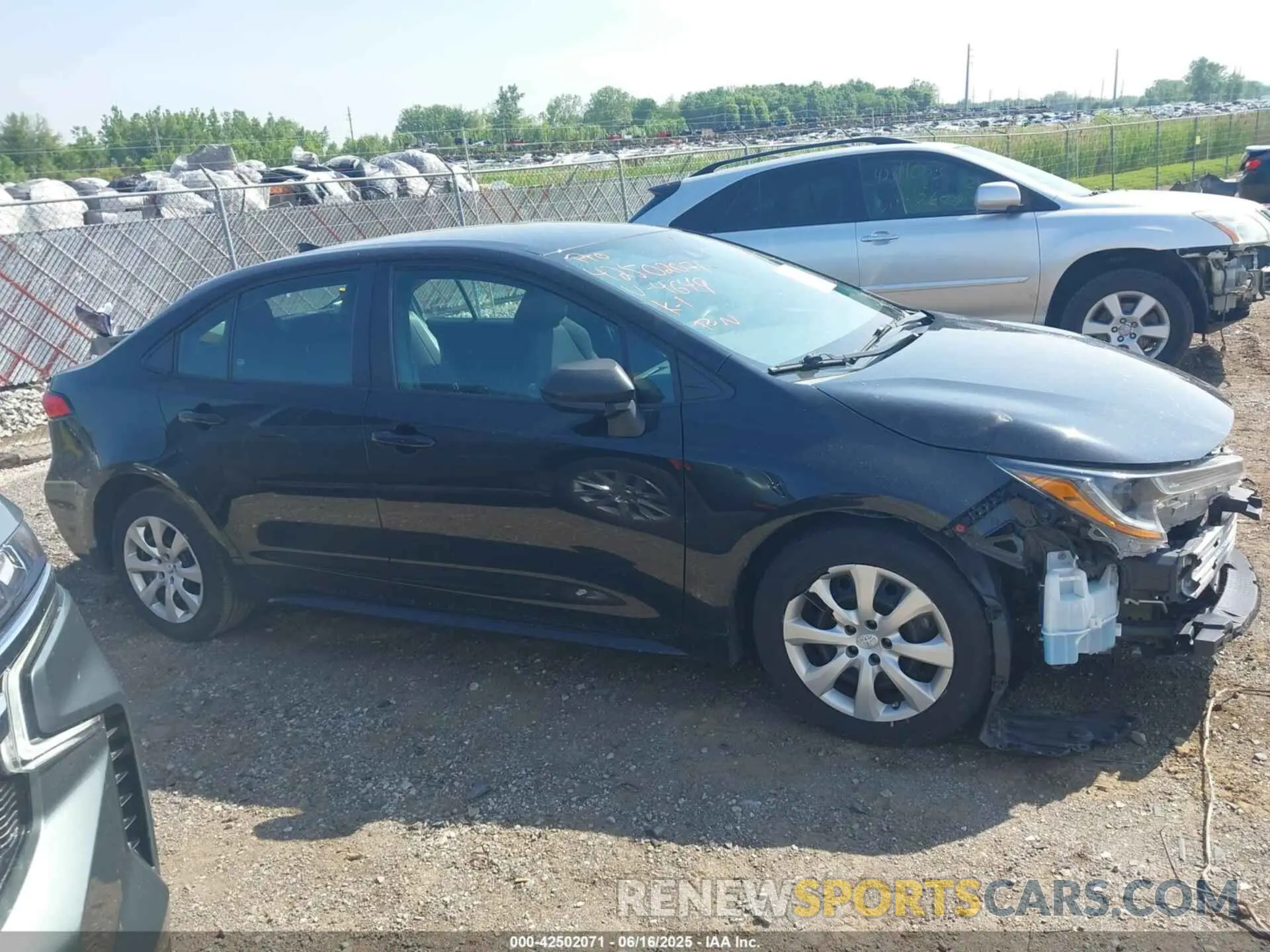 13 fotografías del automóvil dañado 5YFEPMAE2MP174649 TOYOTA COROLLA 2021