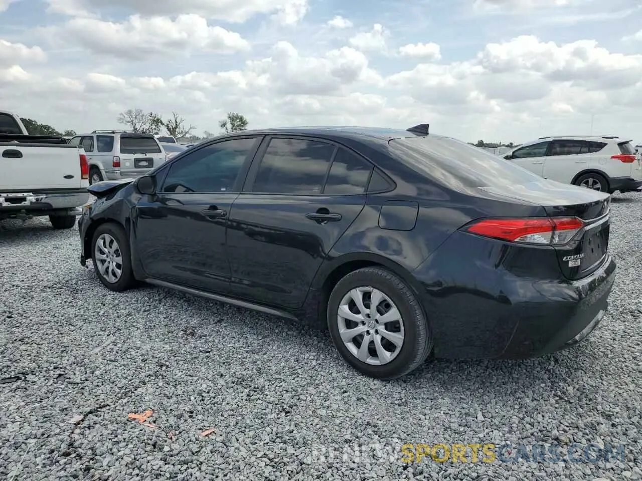 2 fotografías del automóvil dañado 5YFEPMAE2MP177518 TOYOTA COROLLA 2021