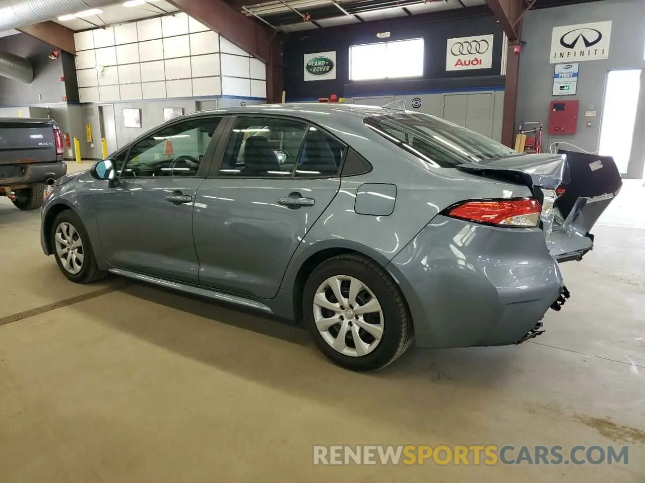 2 fotografías del automóvil dañado 5YFEPMAE2MP188728 TOYOTA COROLLA 2021