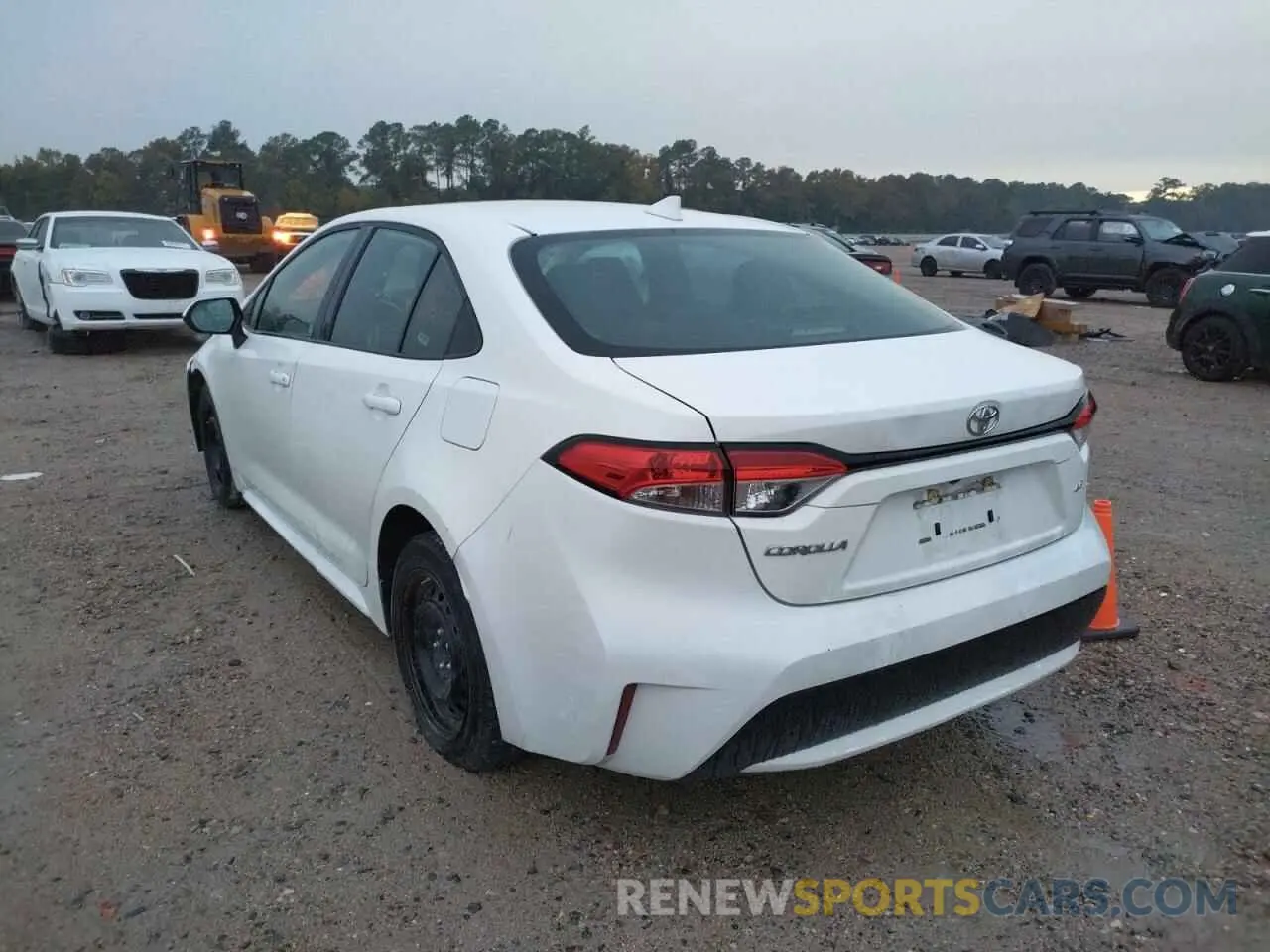 3 fotografías del automóvil dañado 5YFEPMAE2MP219072 TOYOTA COROLLA 2021
