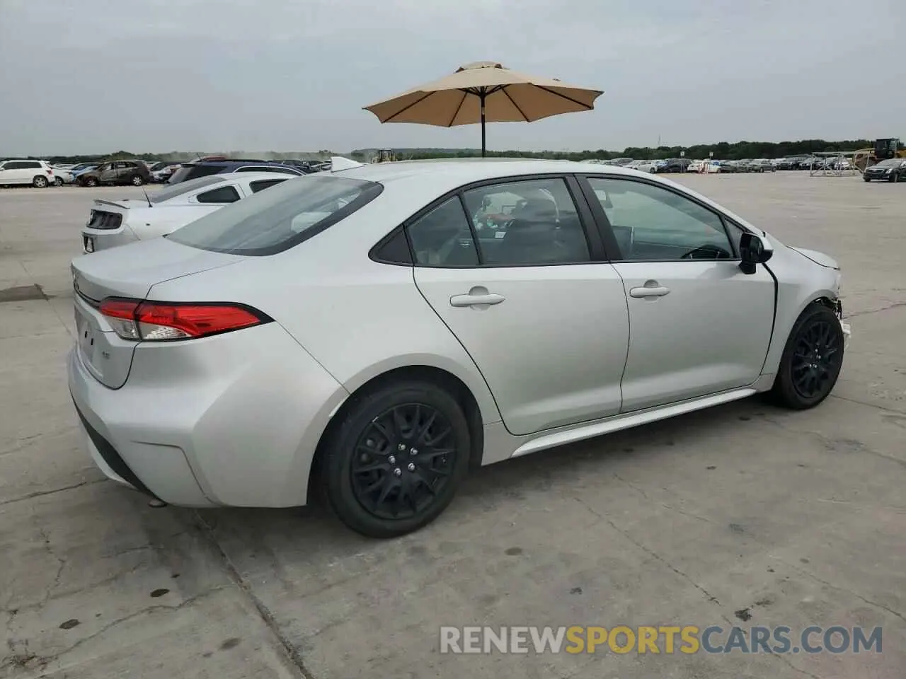 3 fotografías del automóvil dañado 5YFEPMAE2MP234882 TOYOTA COROLLA 2021