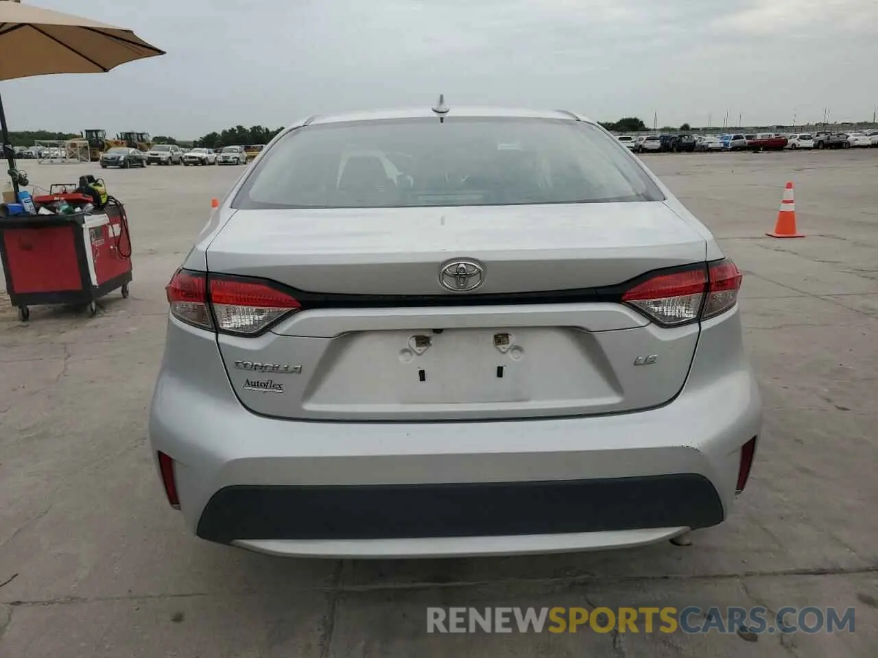 6 fotografías del automóvil dañado 5YFEPMAE2MP234882 TOYOTA COROLLA 2021