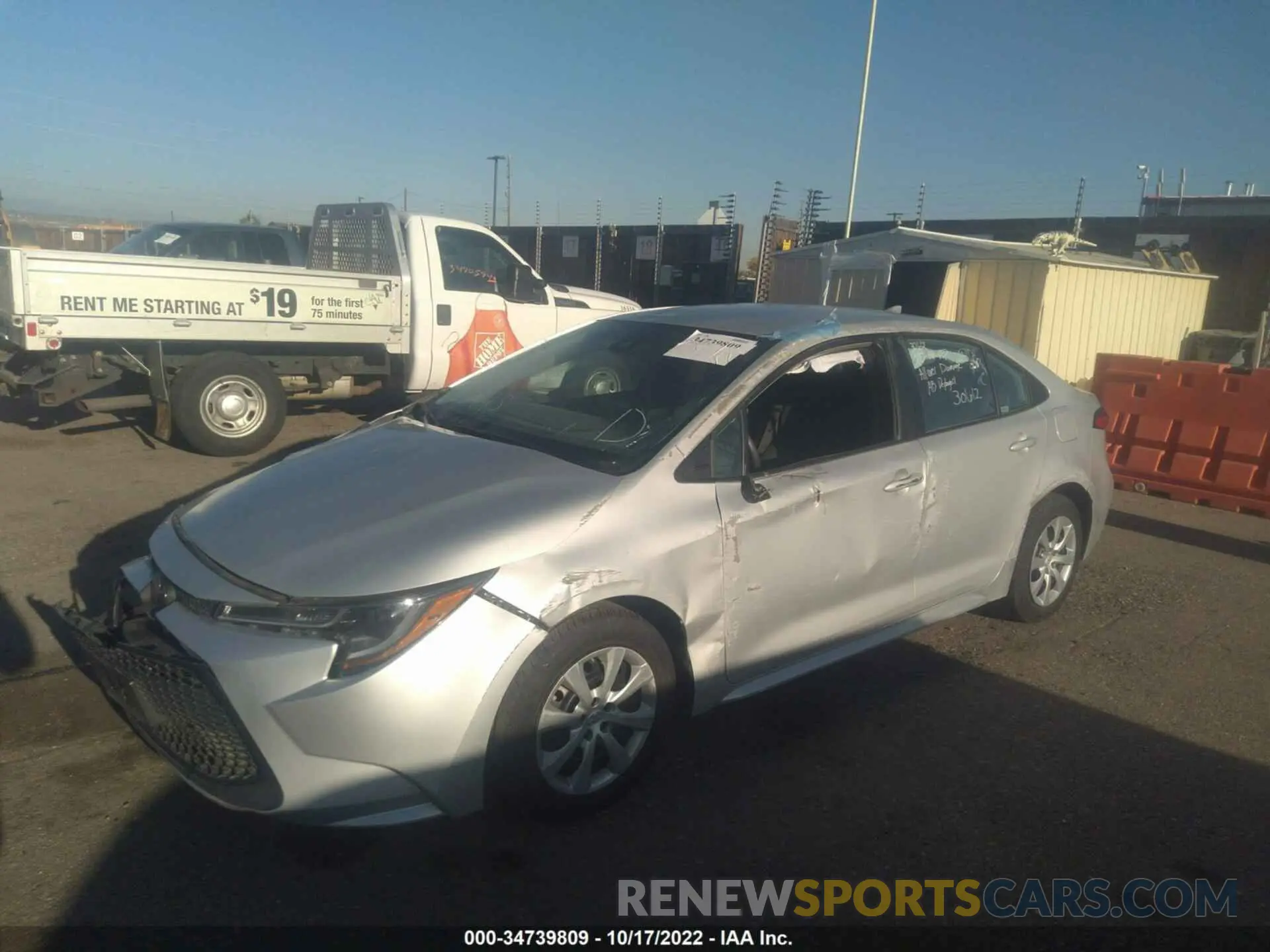 2 fotografías del automóvil dañado 5YFEPMAE2MP244277 TOYOTA COROLLA 2021
