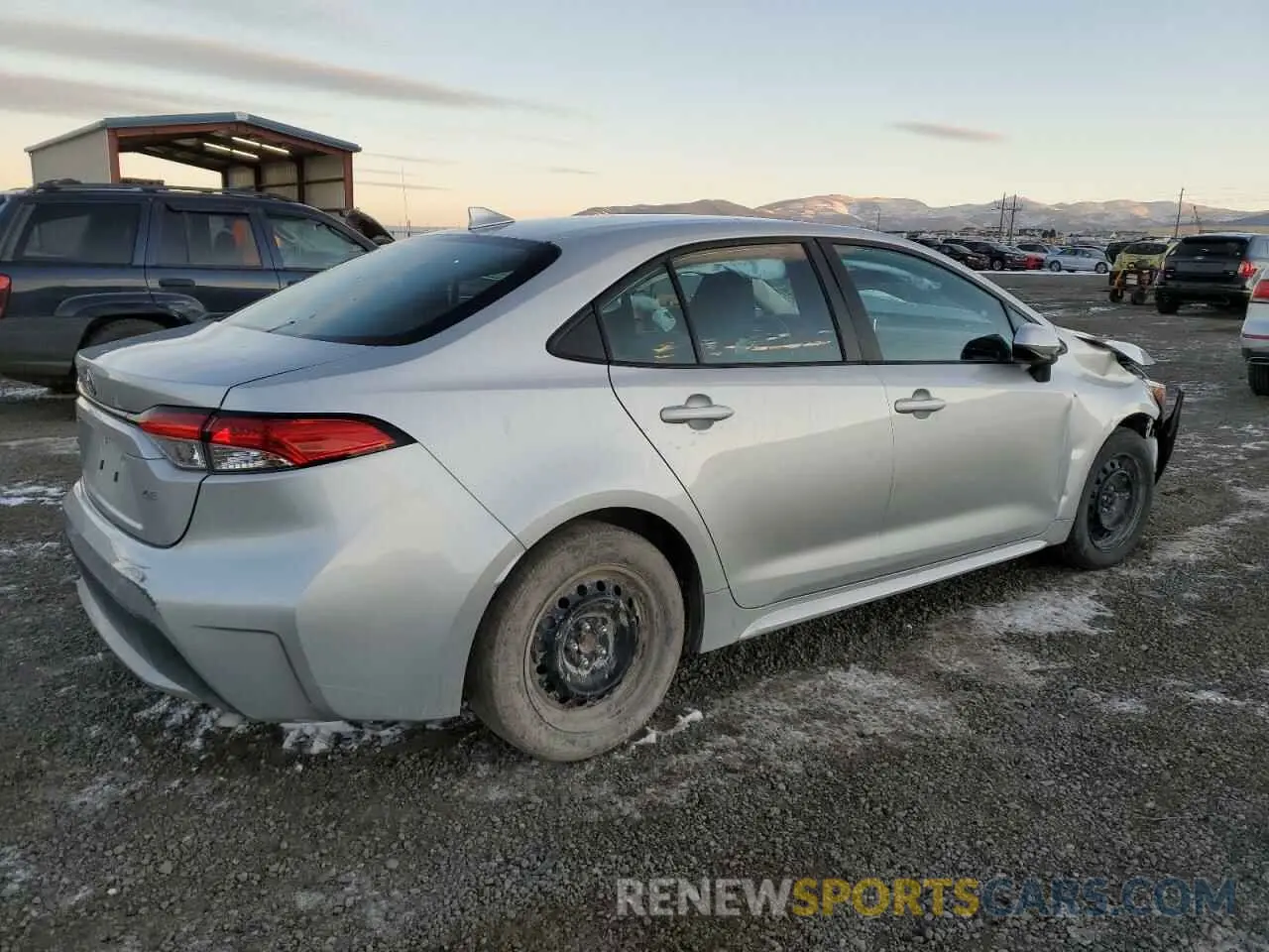3 fotografías del automóvil dañado 5YFEPMAE2MP248362 TOYOTA COROLLA 2021