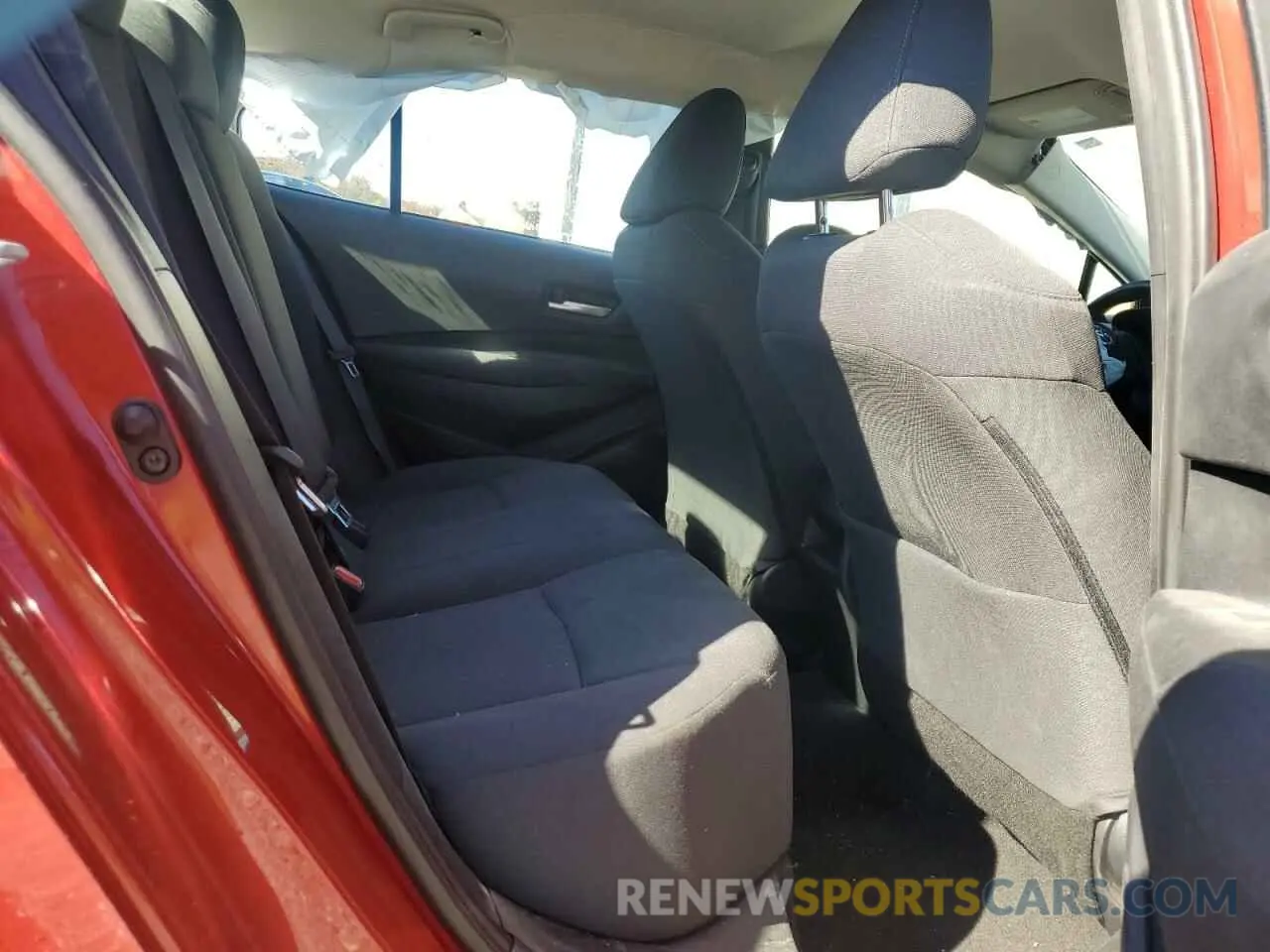10 fotografías del automóvil dañado 5YFEPMAE2MP252363 TOYOTA COROLLA 2021
