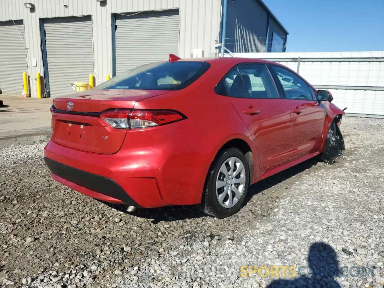 3 fotografías del automóvil dañado 5YFEPMAE2MP252363 TOYOTA COROLLA 2021
