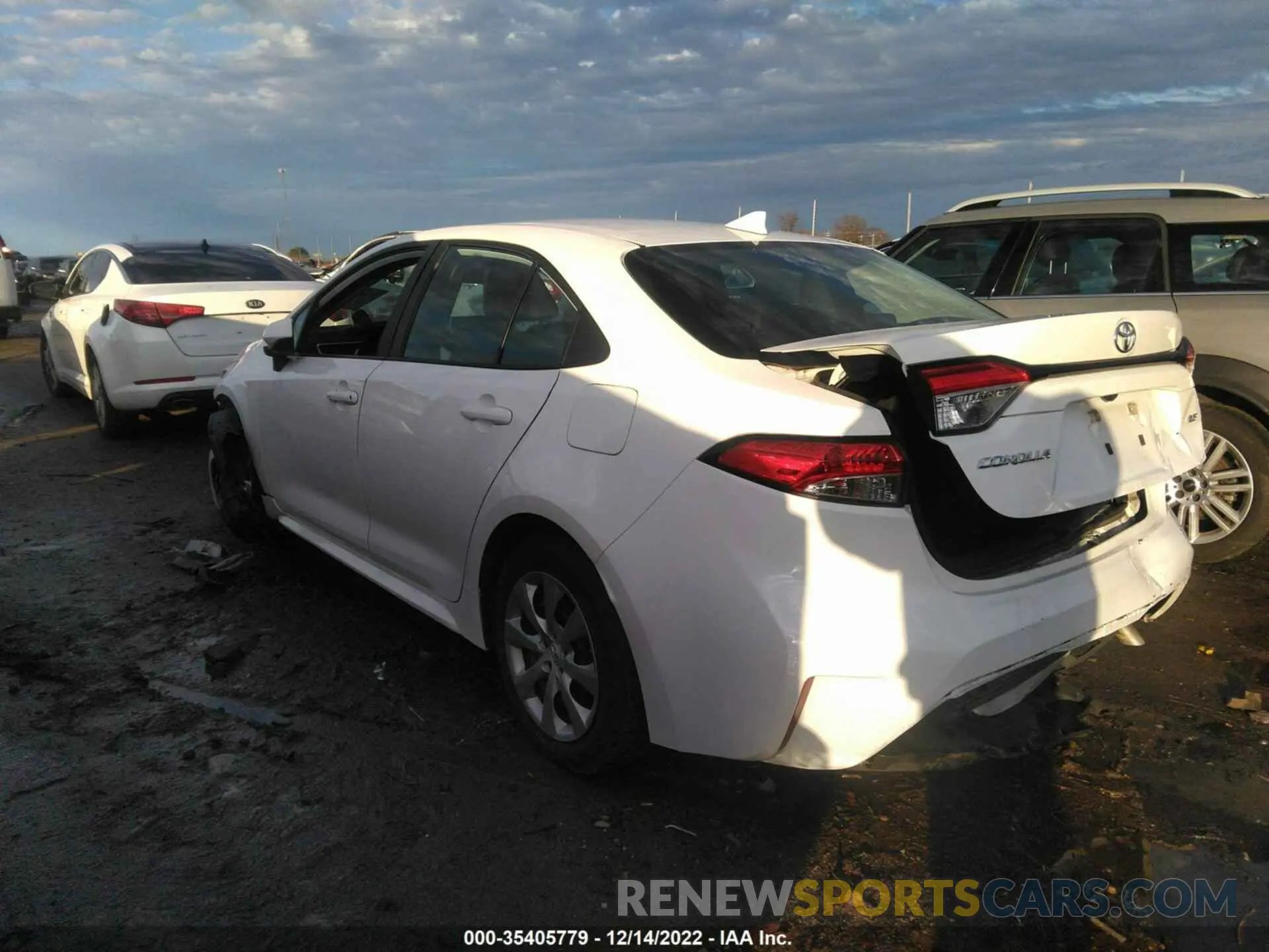 3 fotografías del automóvil dañado 5YFEPMAE3MP168584 TOYOTA COROLLA 2021