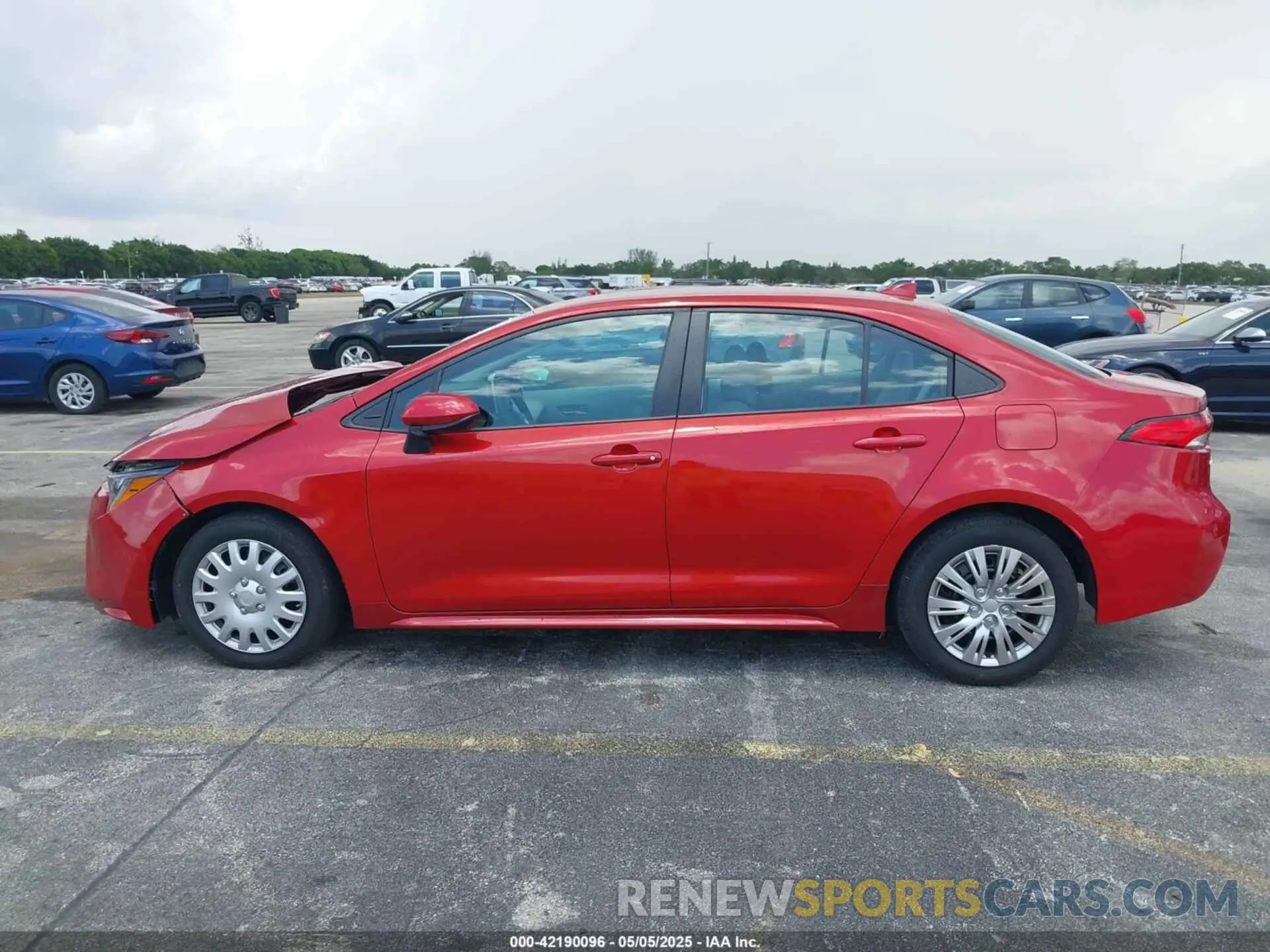 14 fotografías del automóvil dañado 5YFEPMAE3MP187958 TOYOTA COROLLA 2021